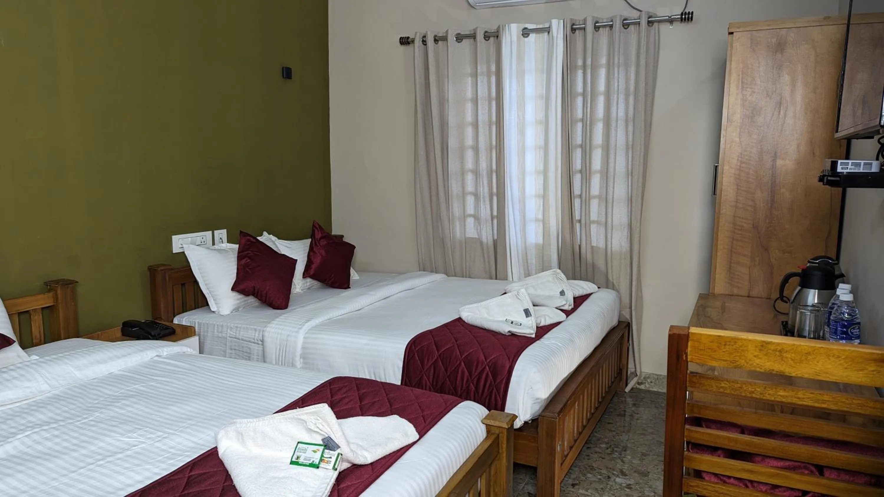 Bed in Dreams Paradise Airport Residency