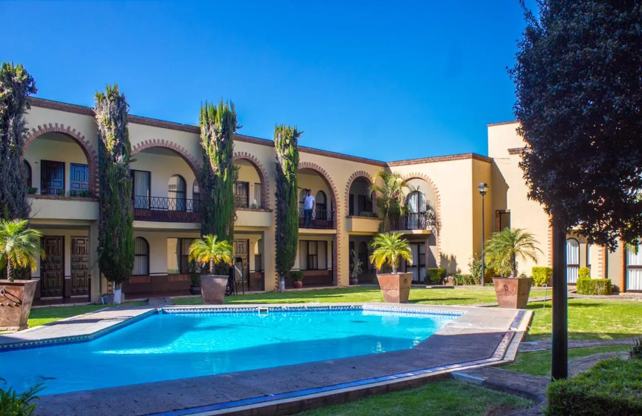 Swimming pool in Hotel Villa Capri