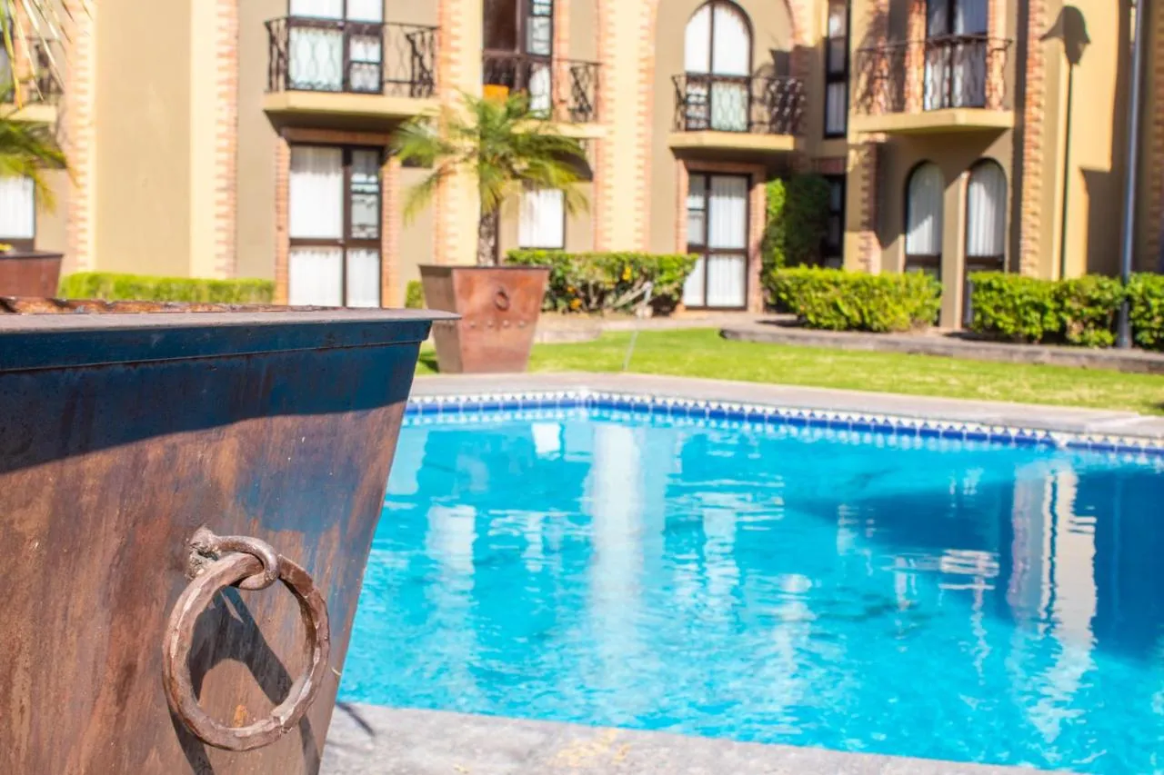 Swimming pool in Hotel Villa Capri