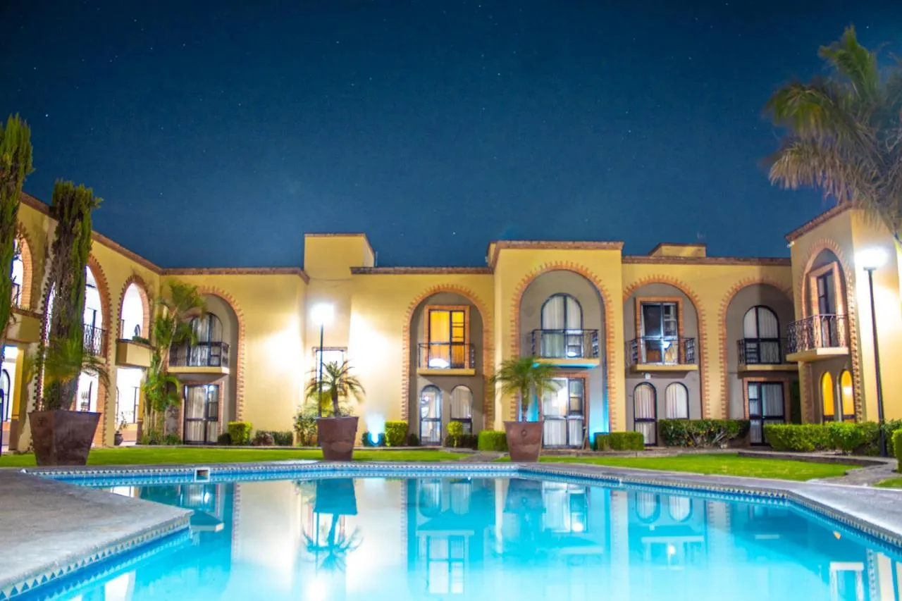 Swimming pool in Hotel Villa Capri