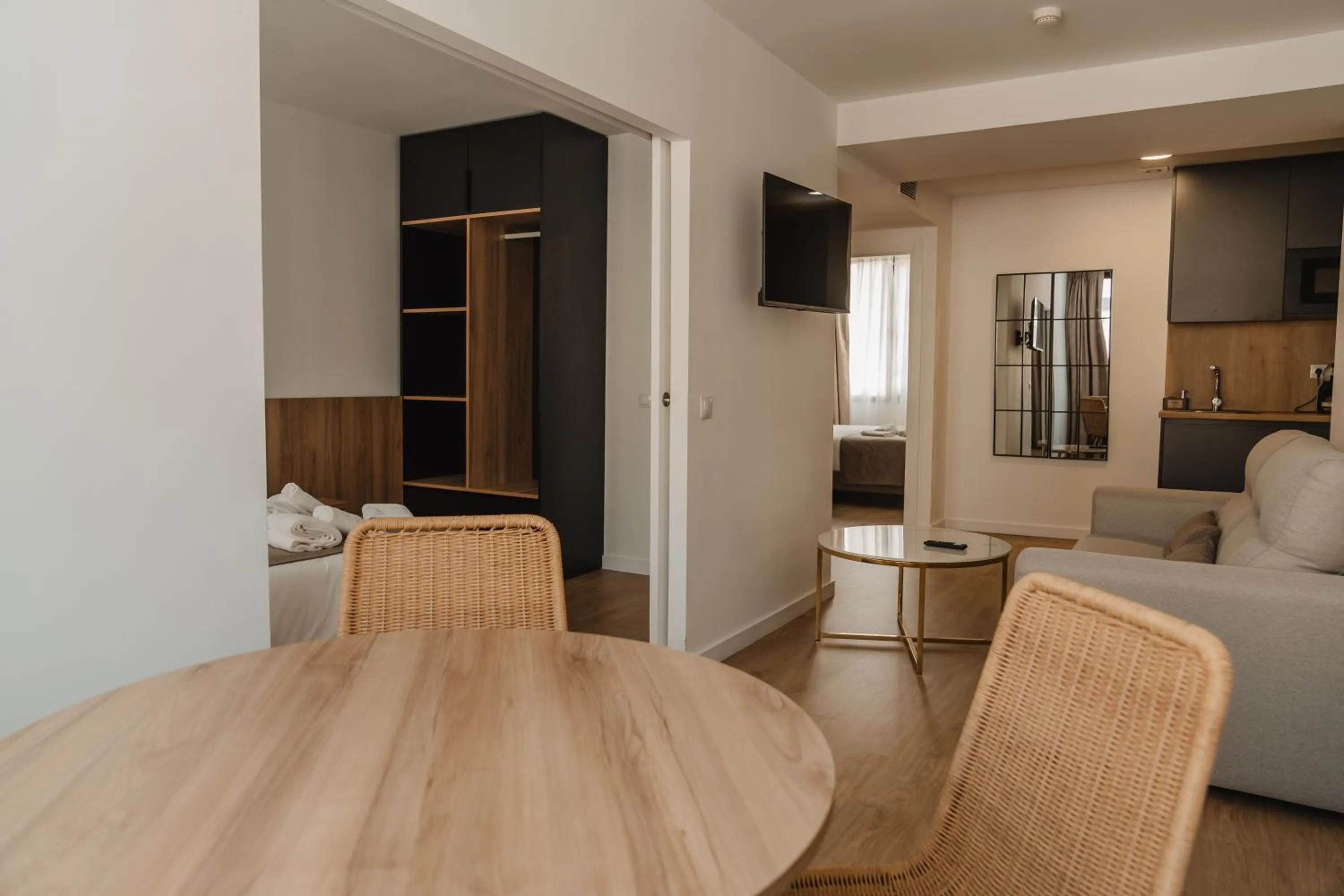 Kitchen or kitchenette in esZentrico Suites Jerez