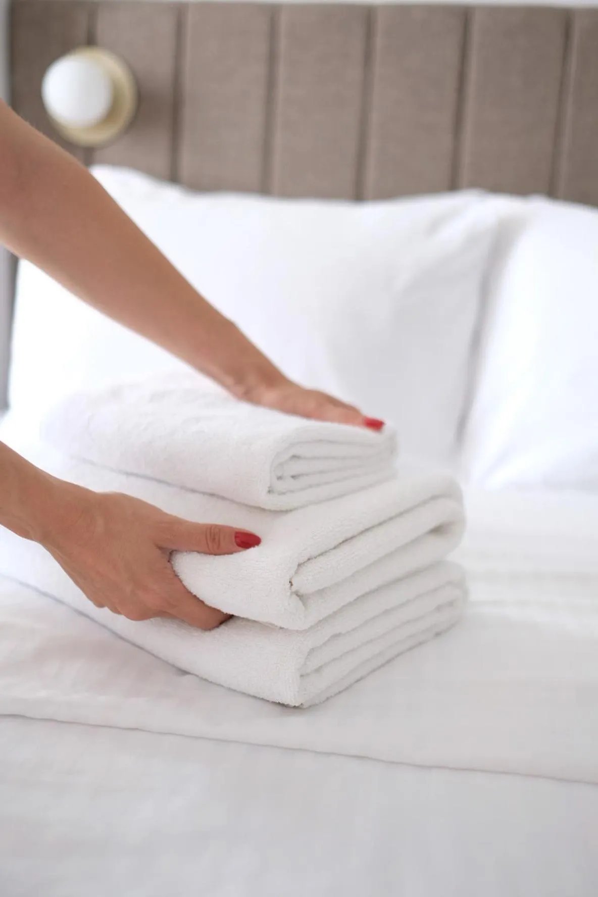 Bed in Meshk Airport Hotel