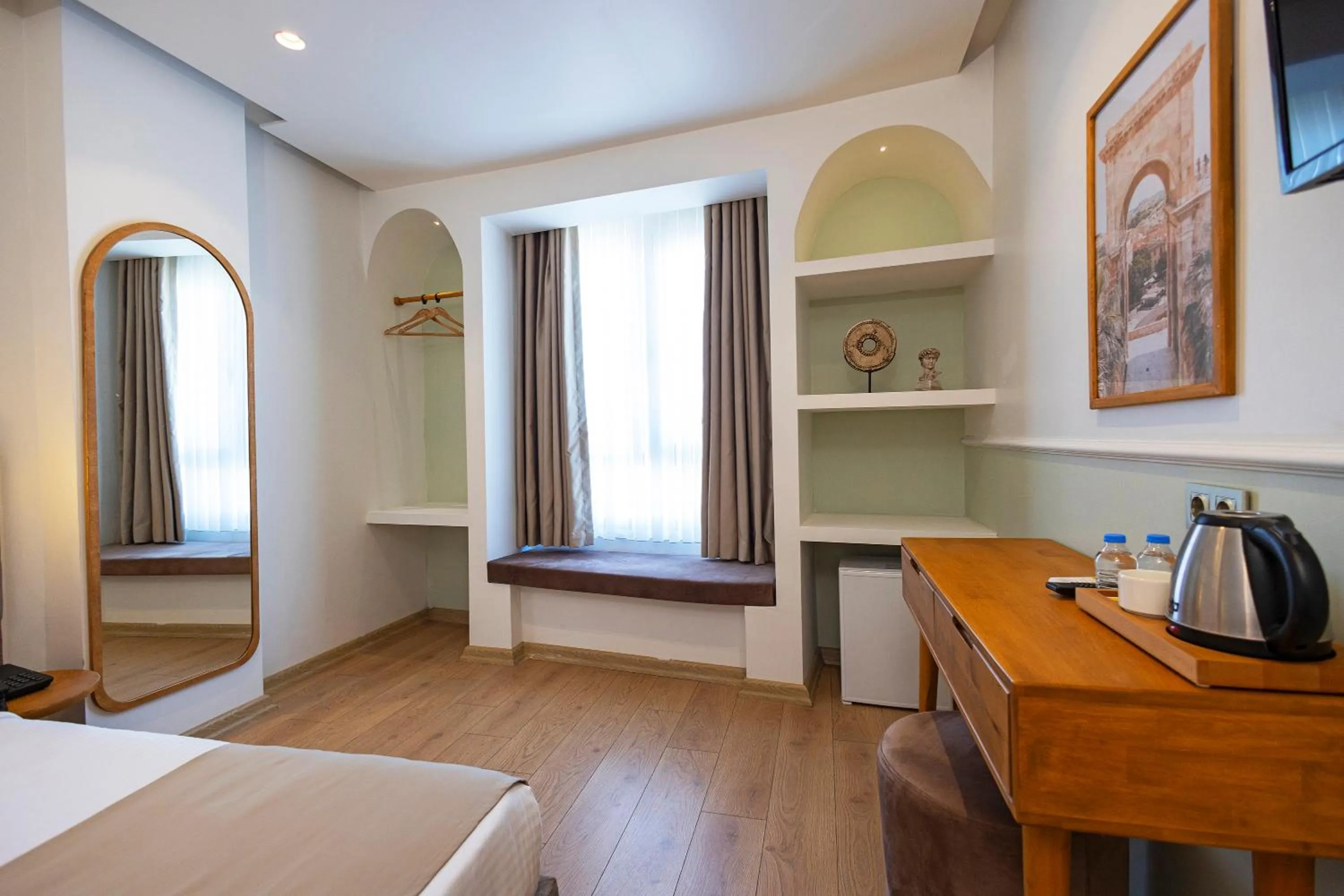 Photo of the whole room, Bed in Meshk Airport Hotel