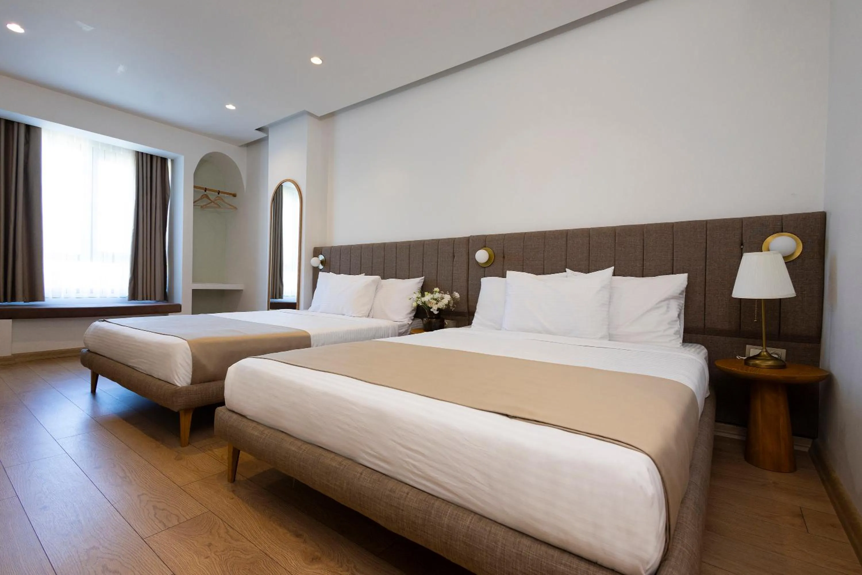 Photo of the whole room, Bed in Meshk Airport Hotel