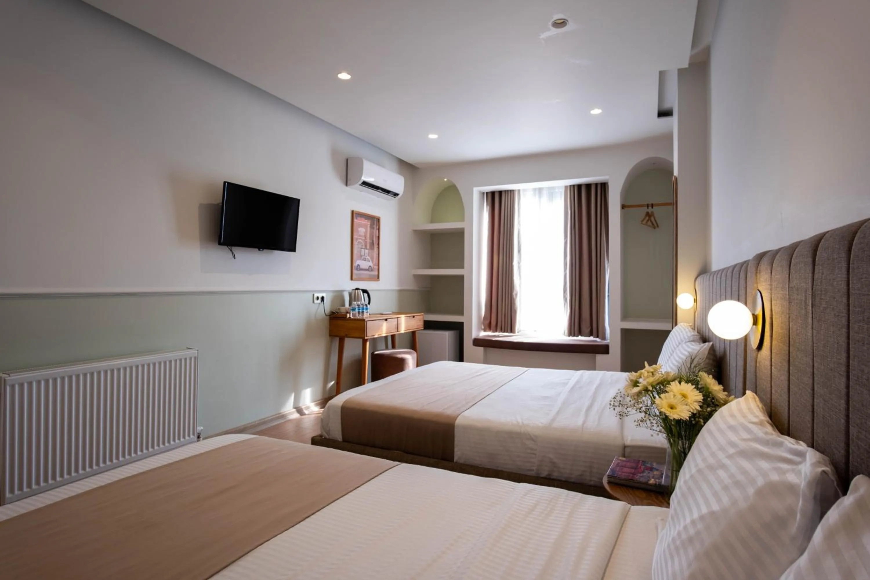 Bed in Meshk Airport Hotel