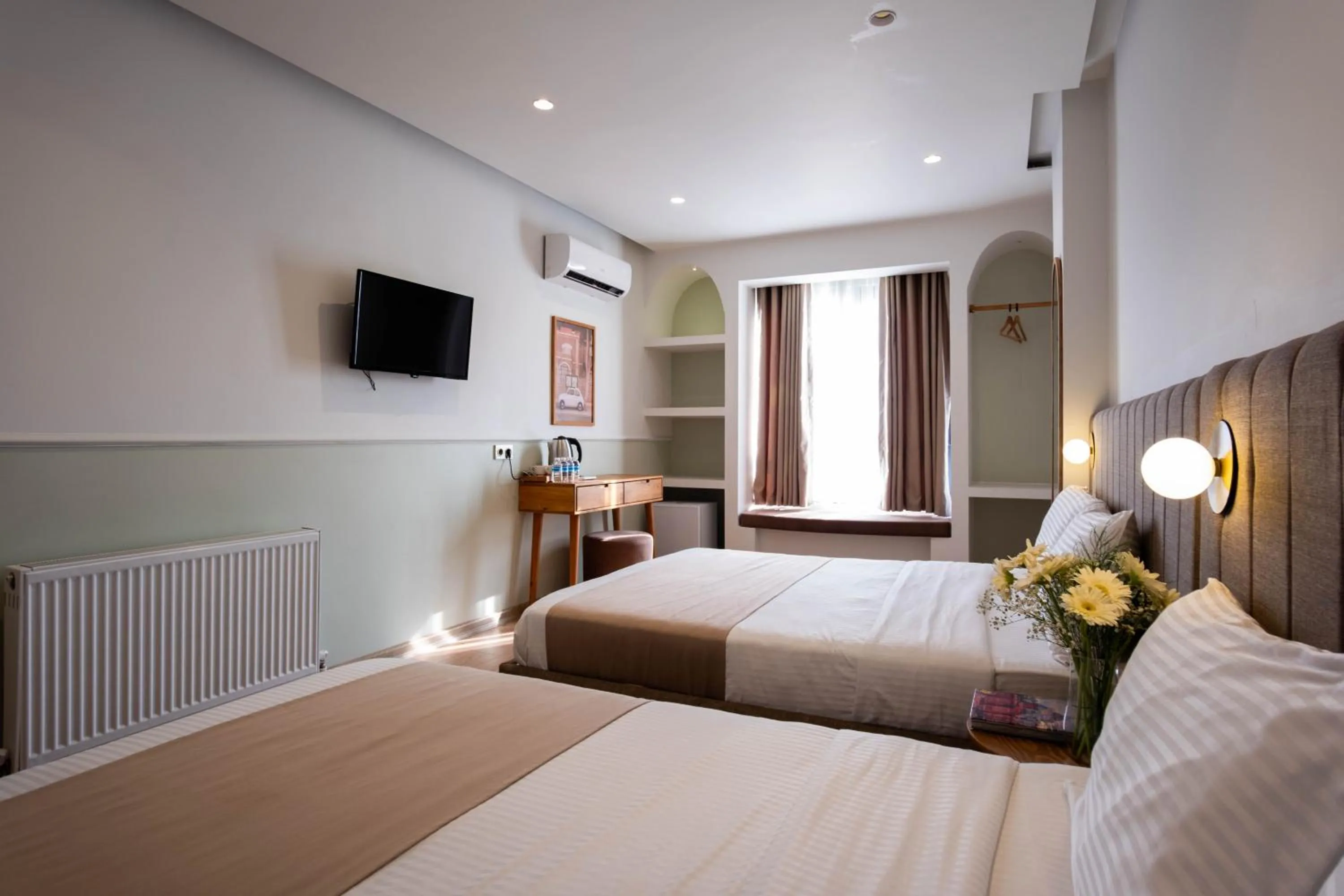 Bed in Meshk Airport Hotel