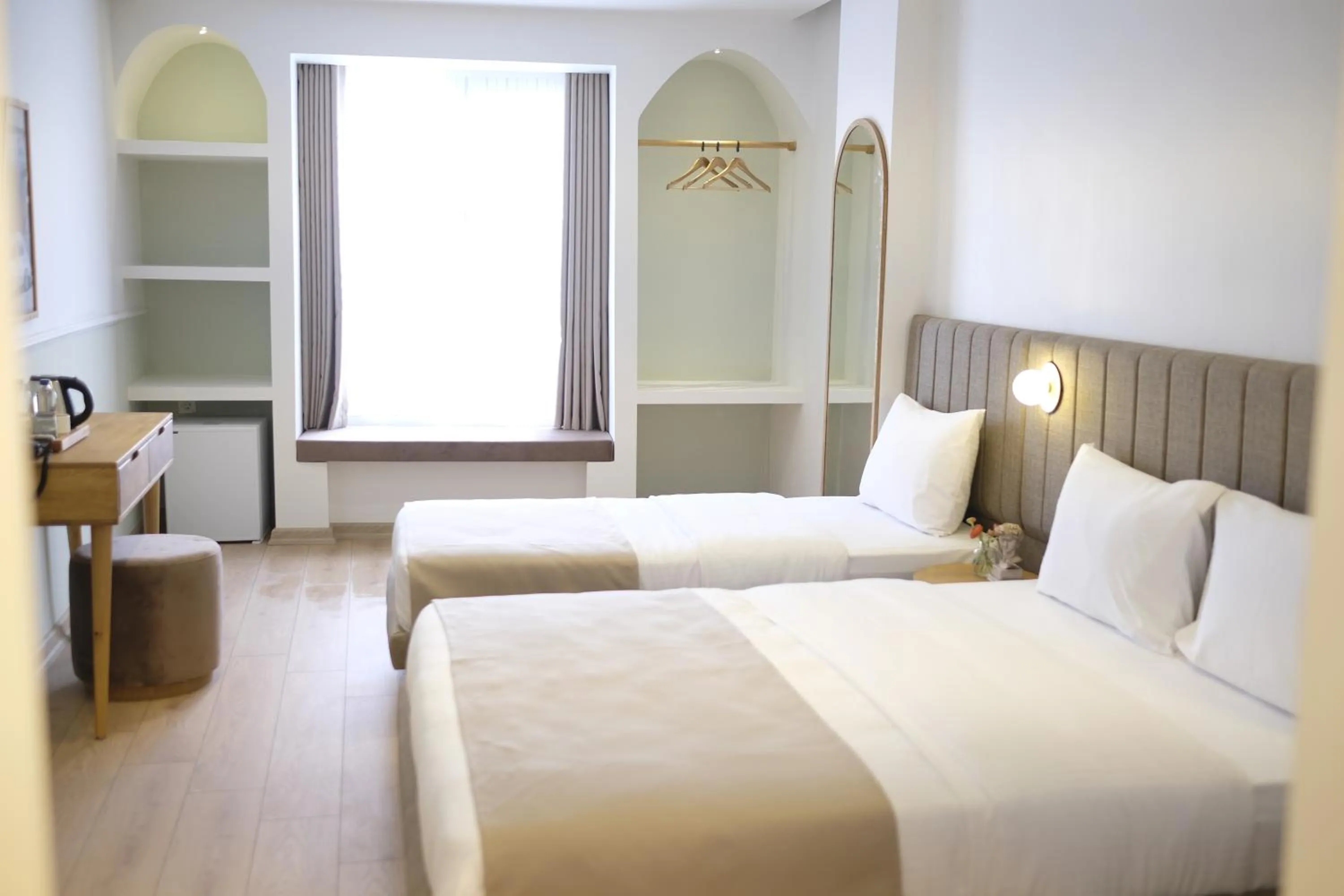 Bed in Meshk Airport Hotel