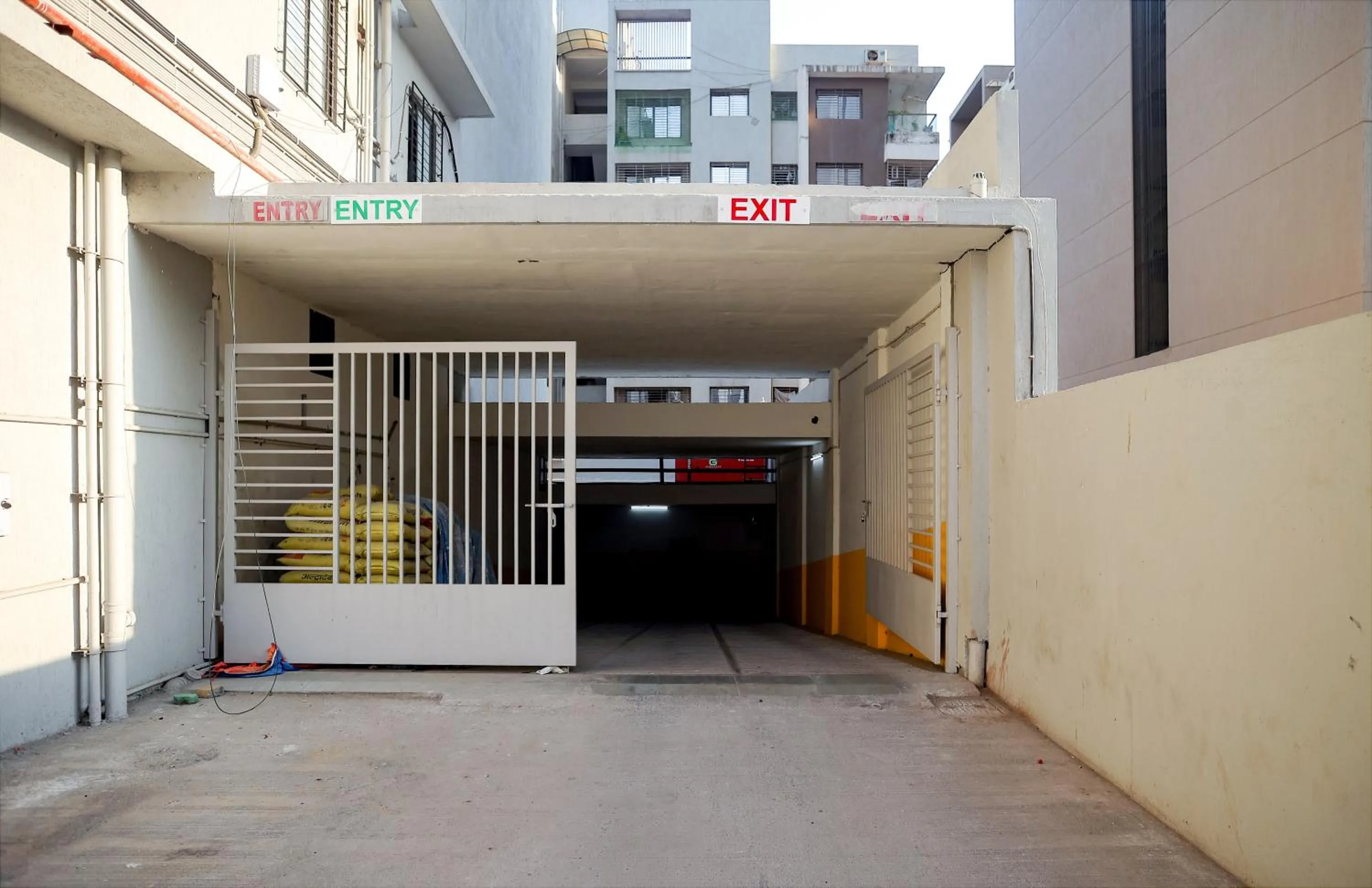 Parking in HOTEL THE PARKER INN By KBNT GROUP