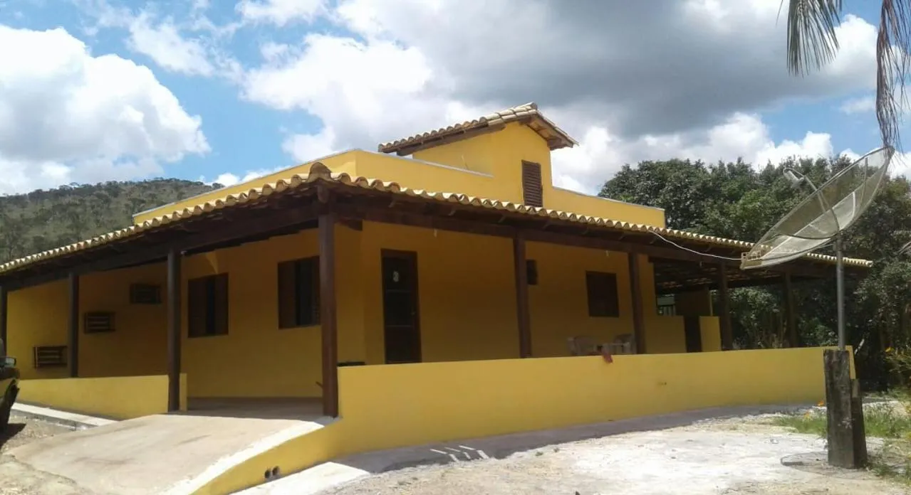 Property building in RANCHO PÉ DA SERRA