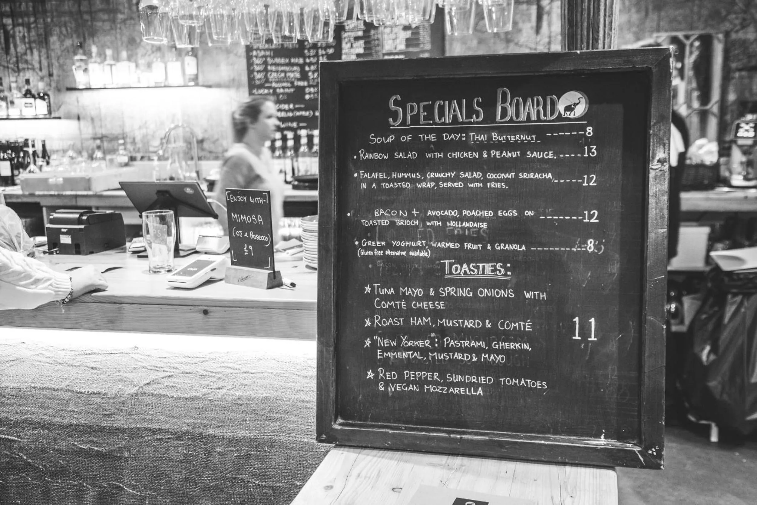 Restaurant/places to eat in Trading Boundaries