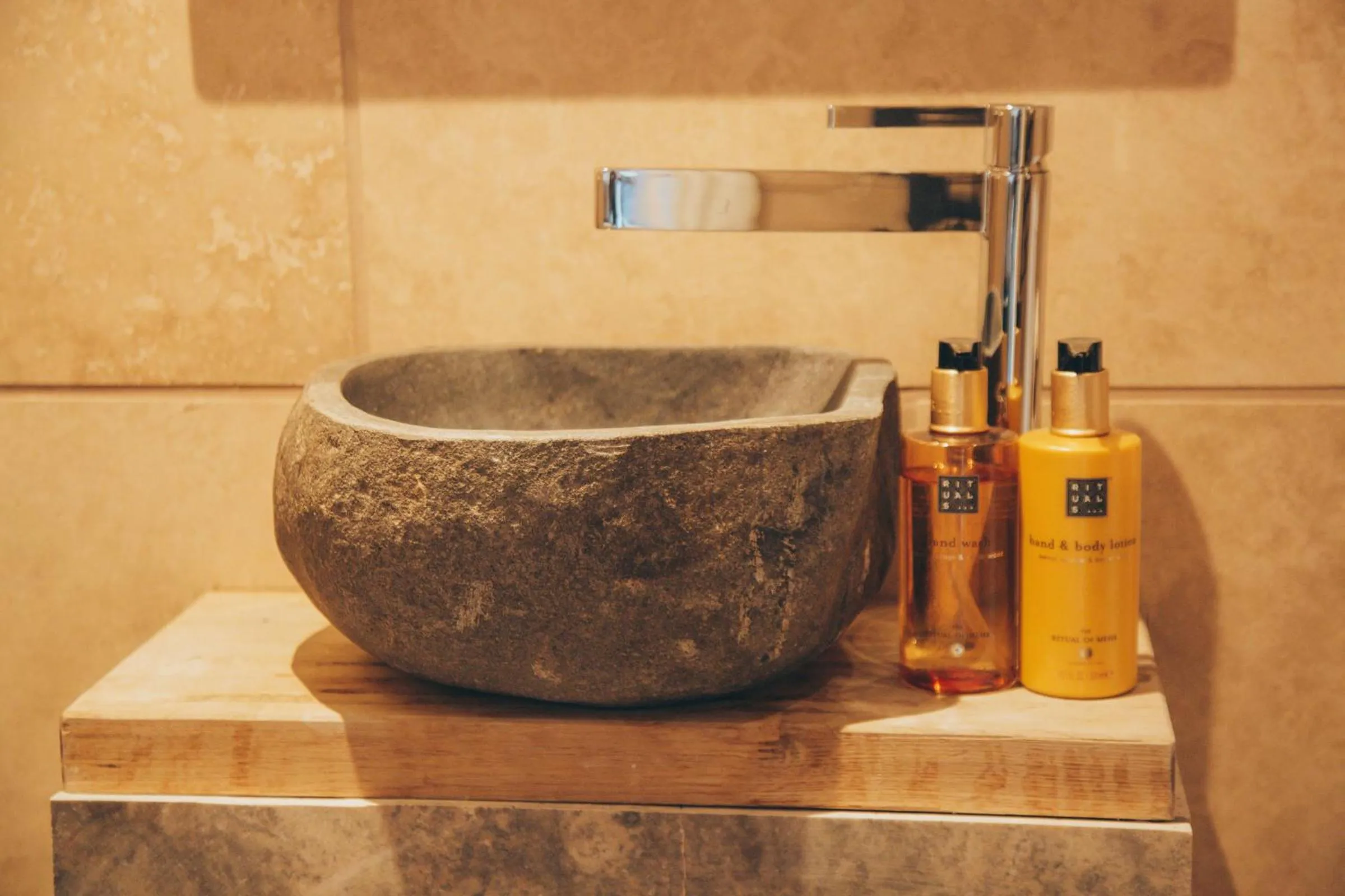 Bathroom in Trading Boundaries