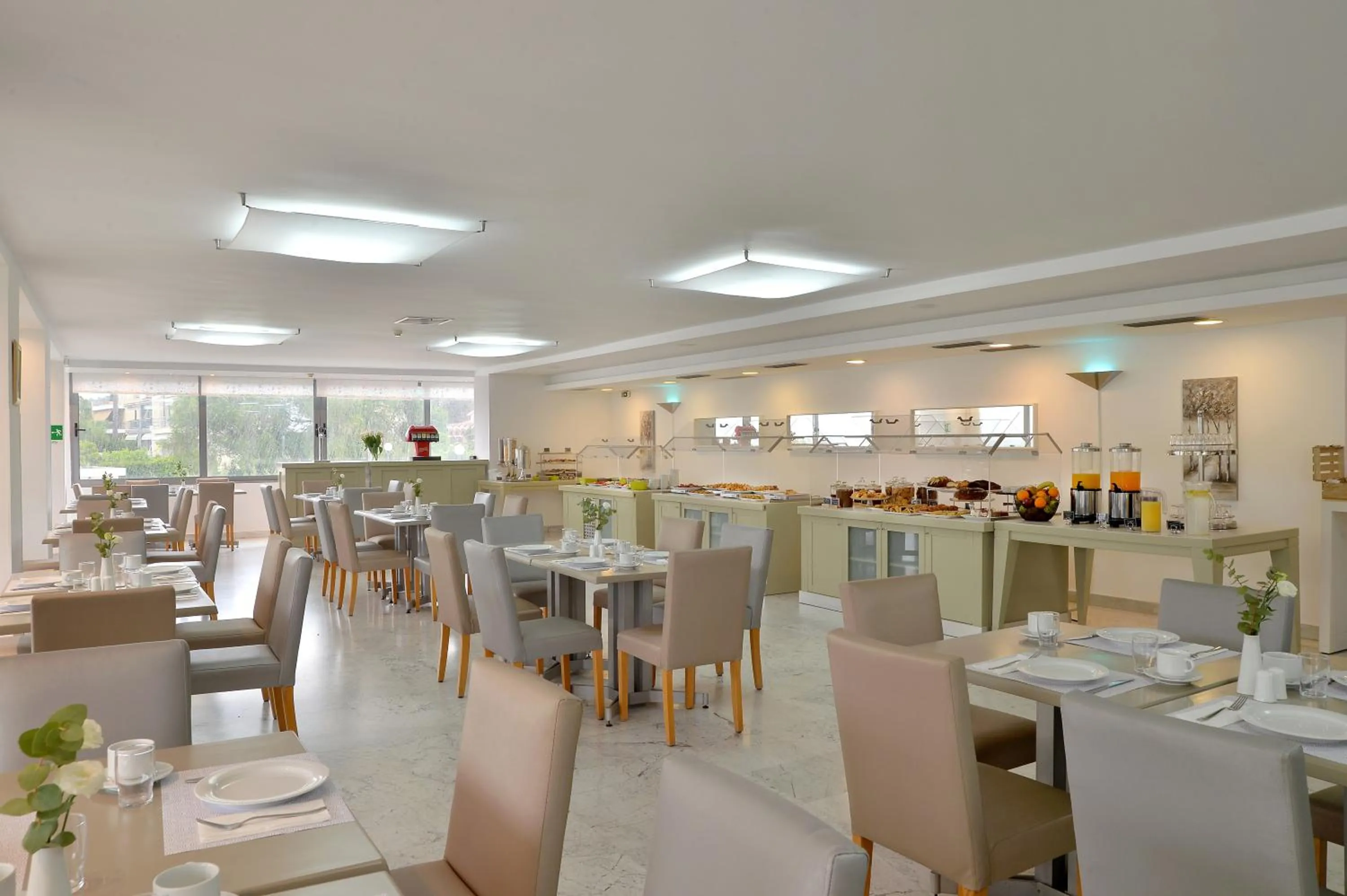 Restaurant/places to eat in Airotel Achaia Beach