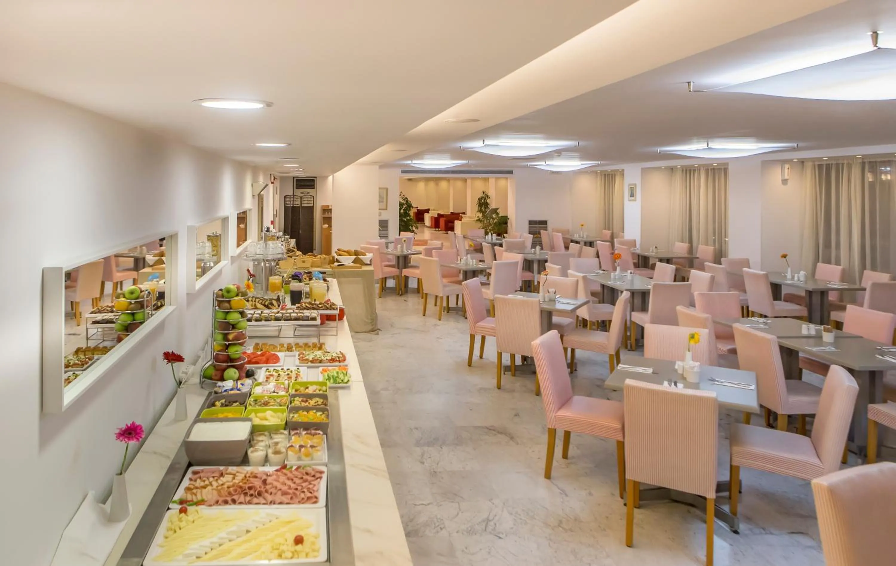 Restaurant/places to eat in Airotel Achaia Beach