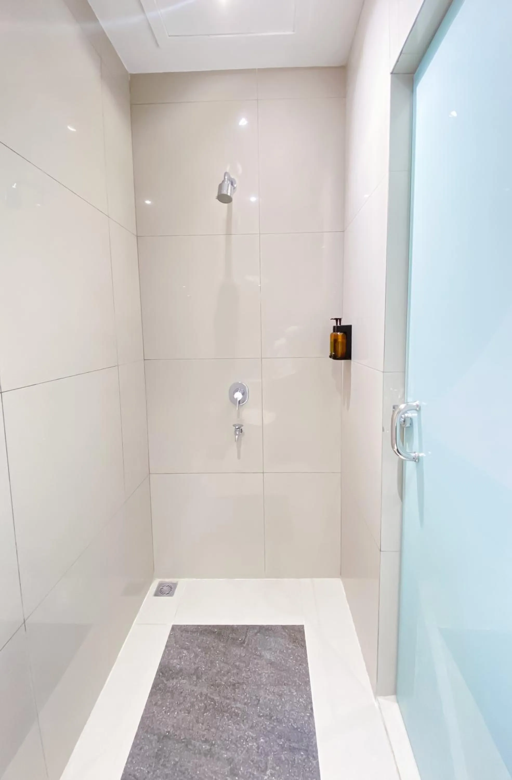 Bathroom in Alhambra Hotel Banda Aceh