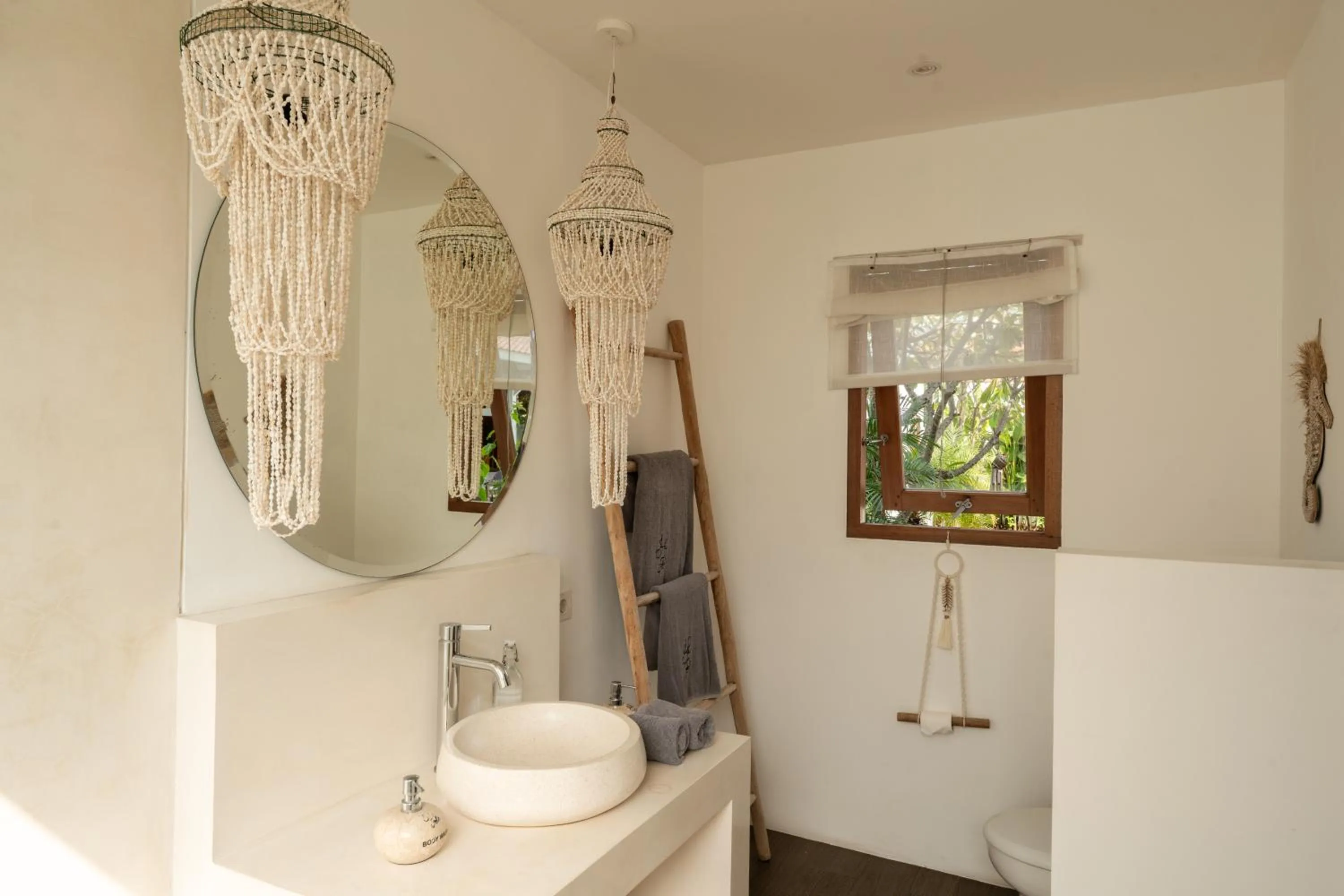 Bathroom in Villa Folie by Alfred in Bali