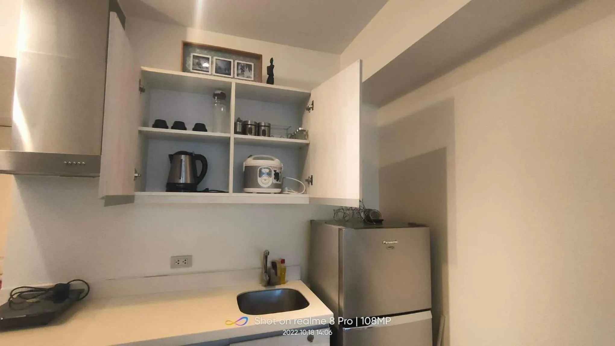 Azure Urban Resort with WIFI and Netflix