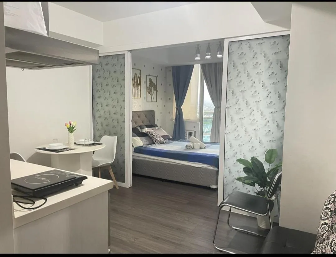 Bed in Azure Urban Resort with WIFI and Netflix