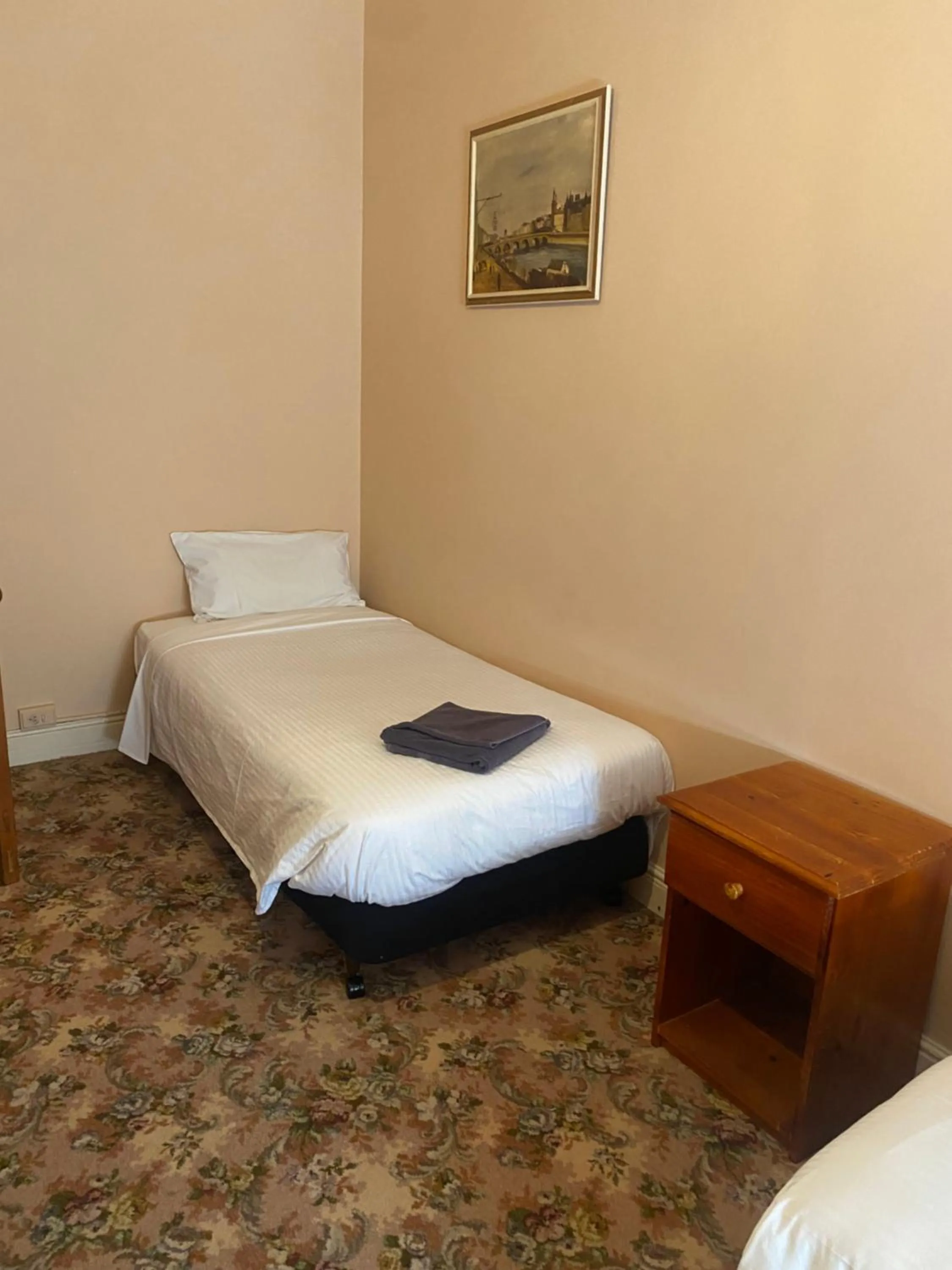 Bed in Commercial Hotel Camperdown