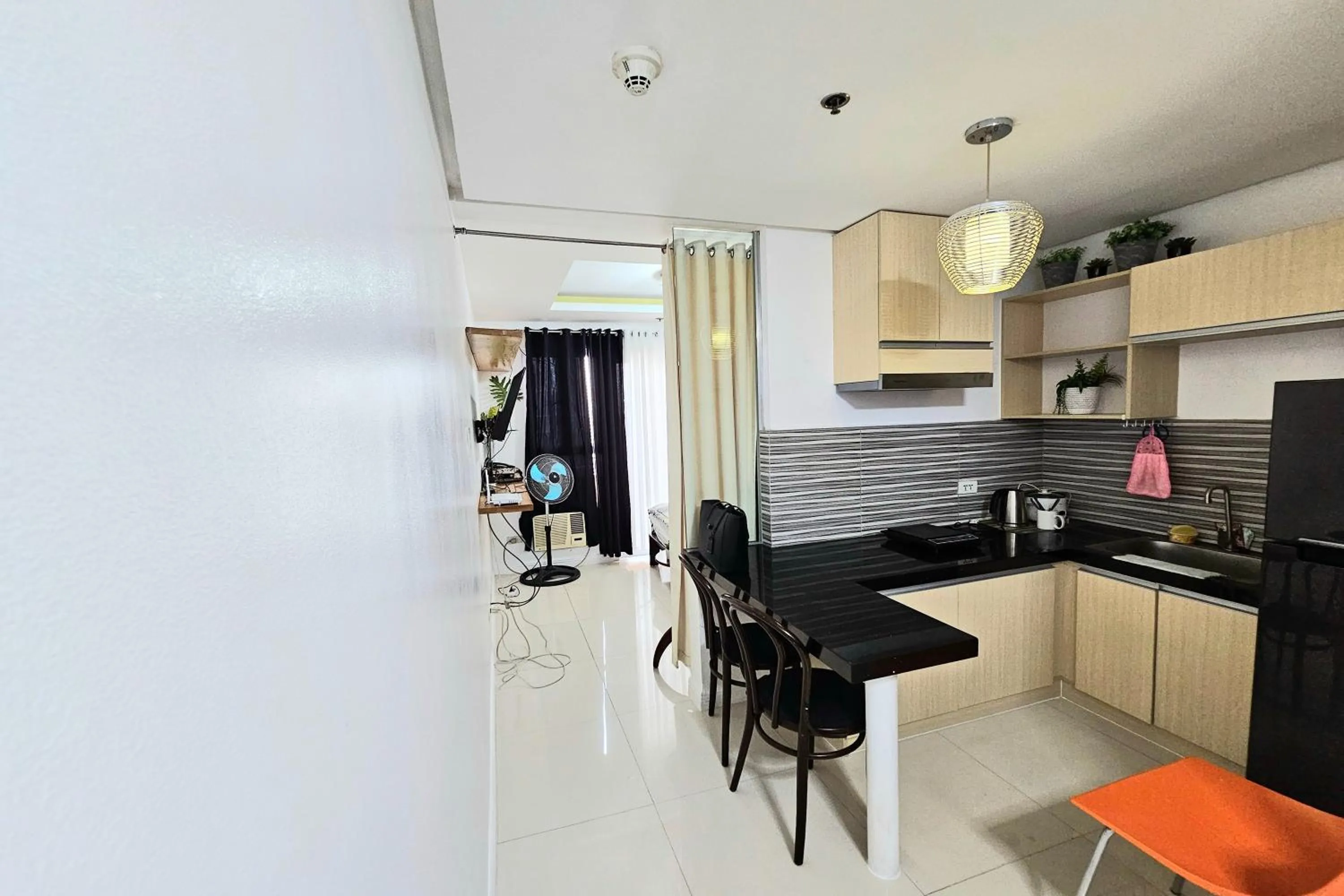 Kitchen or kitchenette in Birchtower by Jeizel Manila City