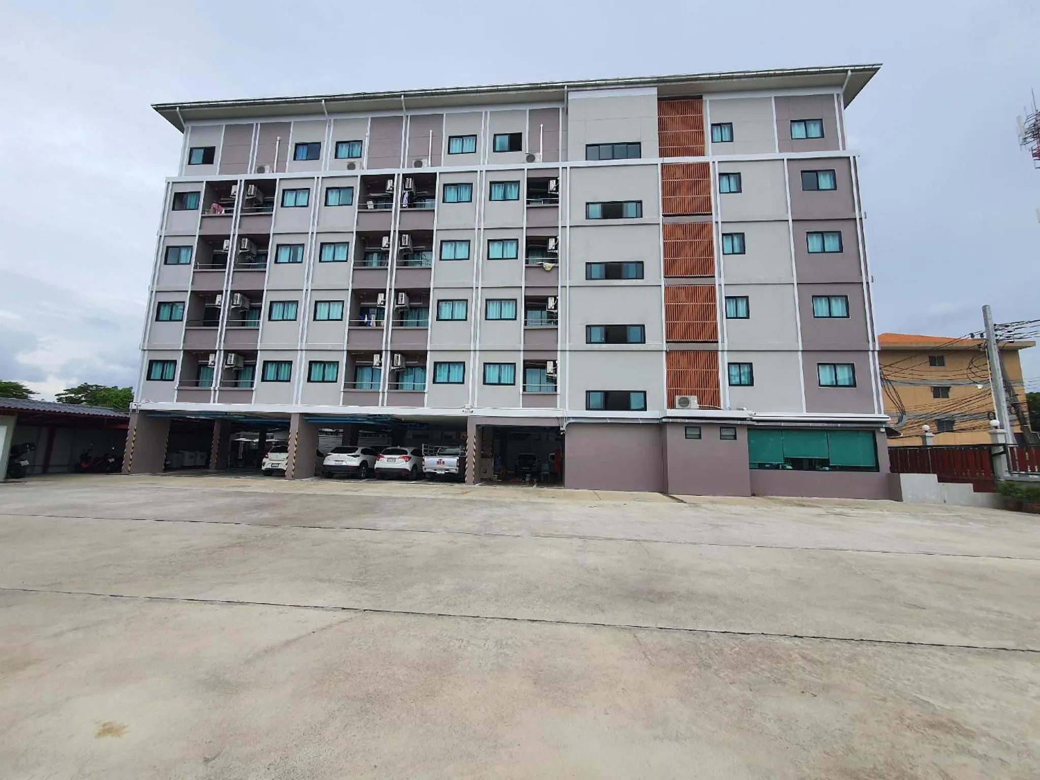 Property building in Siam Rama9 Hotel