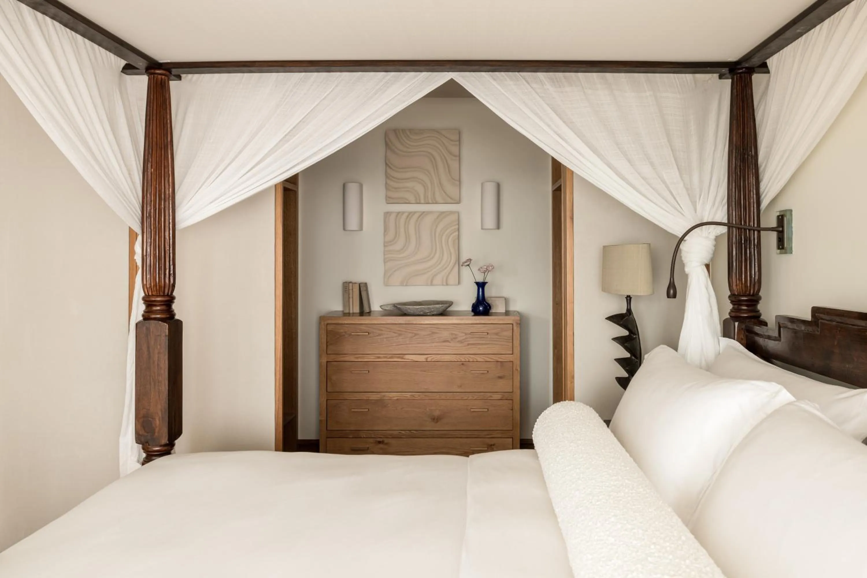 Bed in Phāea Blue - Small Luxury Hotels of the World