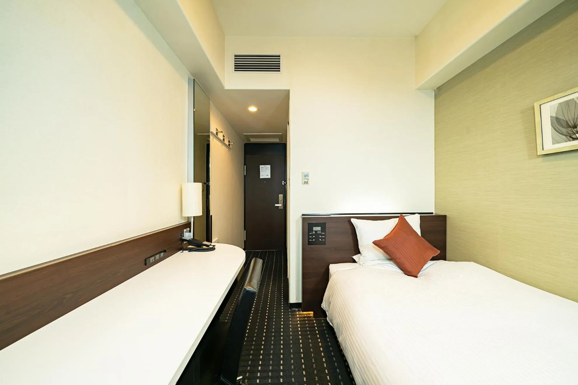 Photo of the whole room, Bed in Kanda Station Hotel
