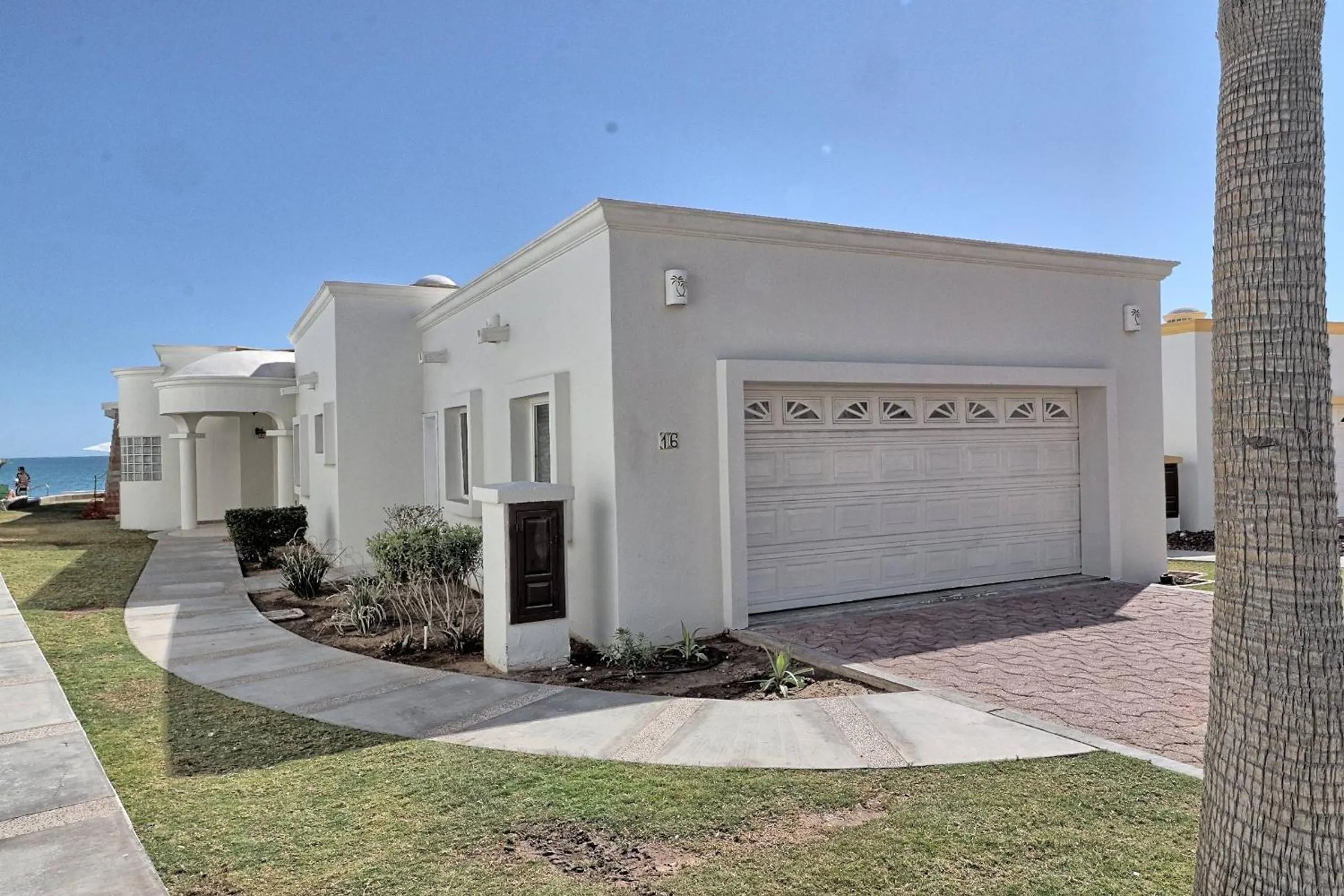 Stunning 3 Bedroom Beach Villa on Sandy Beach at Las Palmas Beachfront Resort V-16 villa