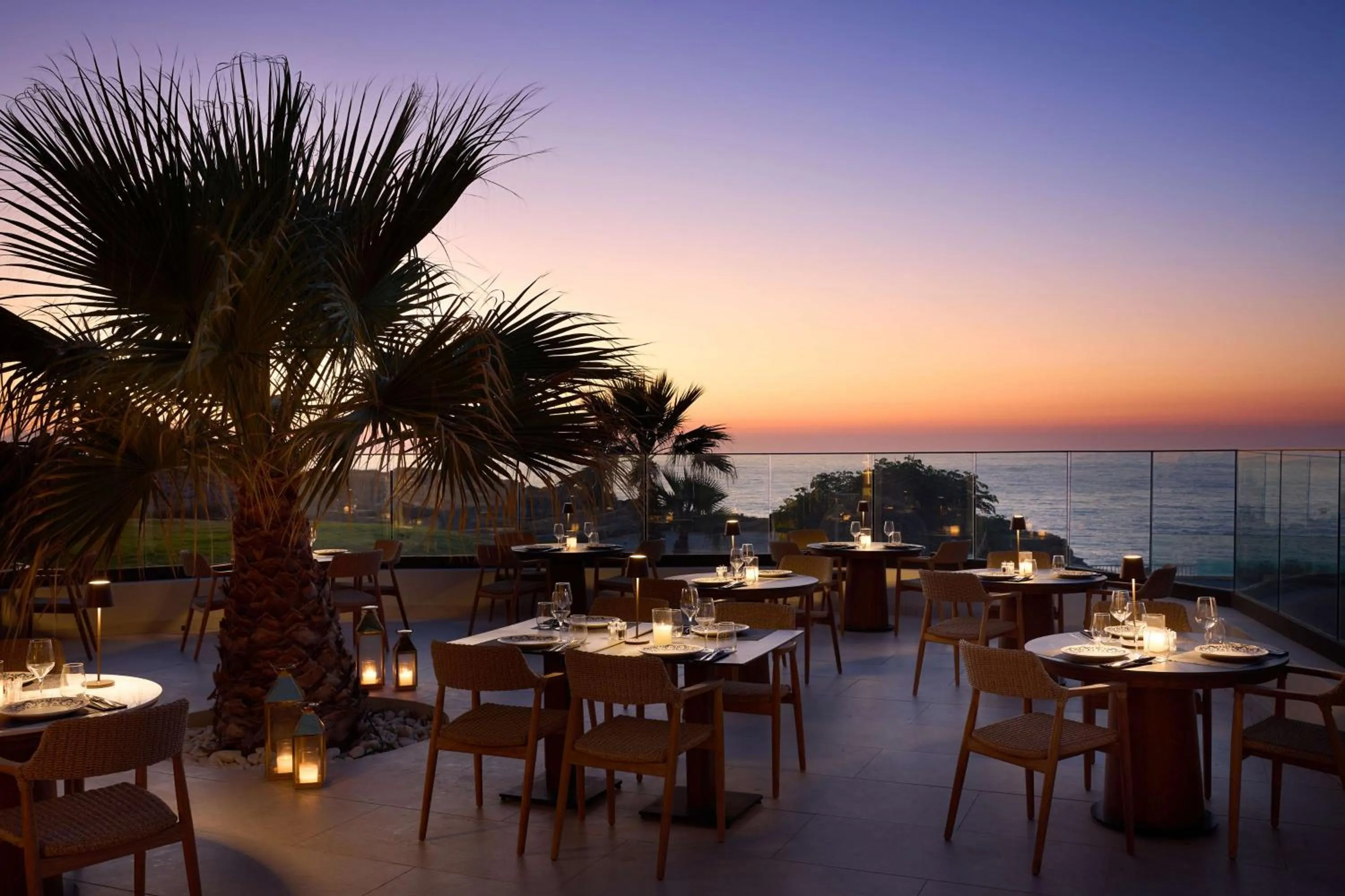 Restaurant/places to eat in Isla Brown Chania Resort, Curio Collection by Hilton