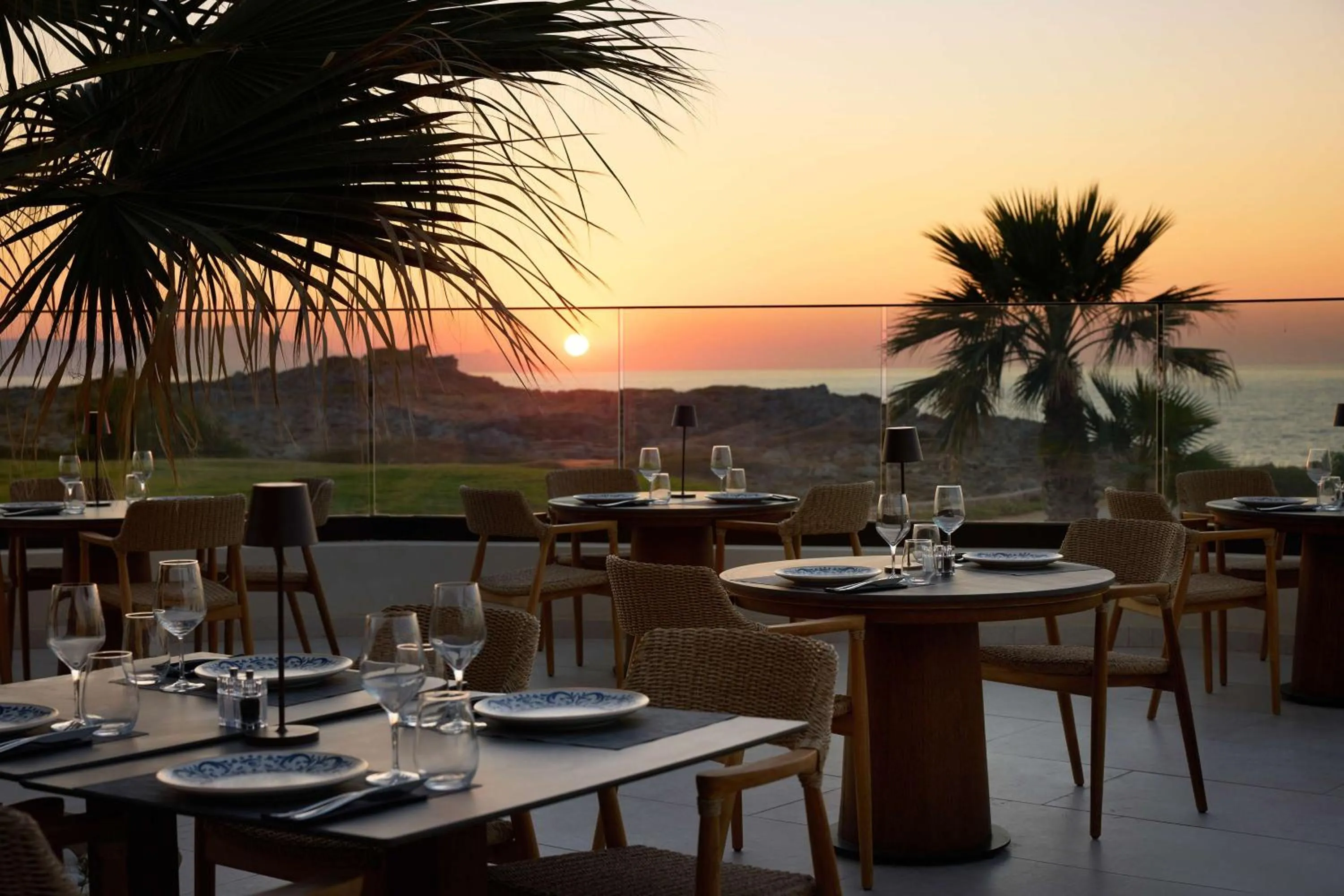 Restaurant/places to eat in Isla Brown Chania Resort, Curio Collection by Hilton