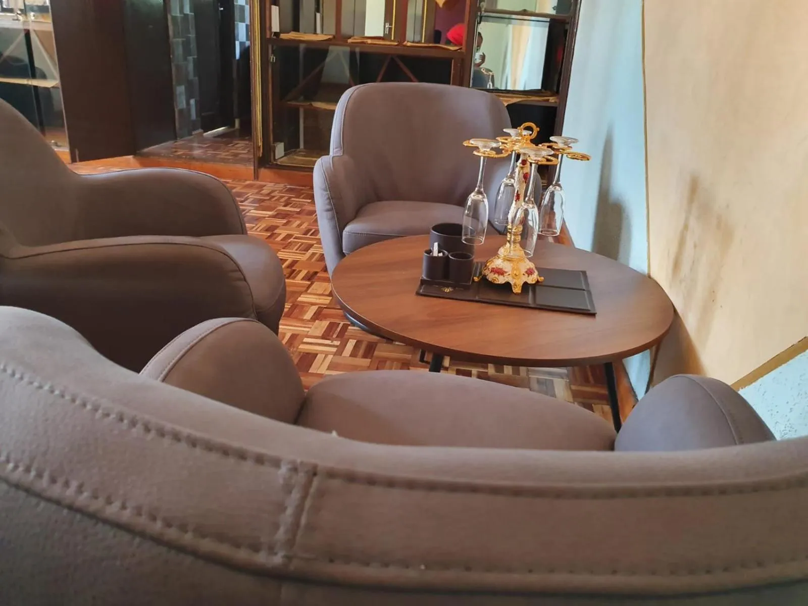 Restaurant/places to eat in The VIP Luxury Lounge Hotel