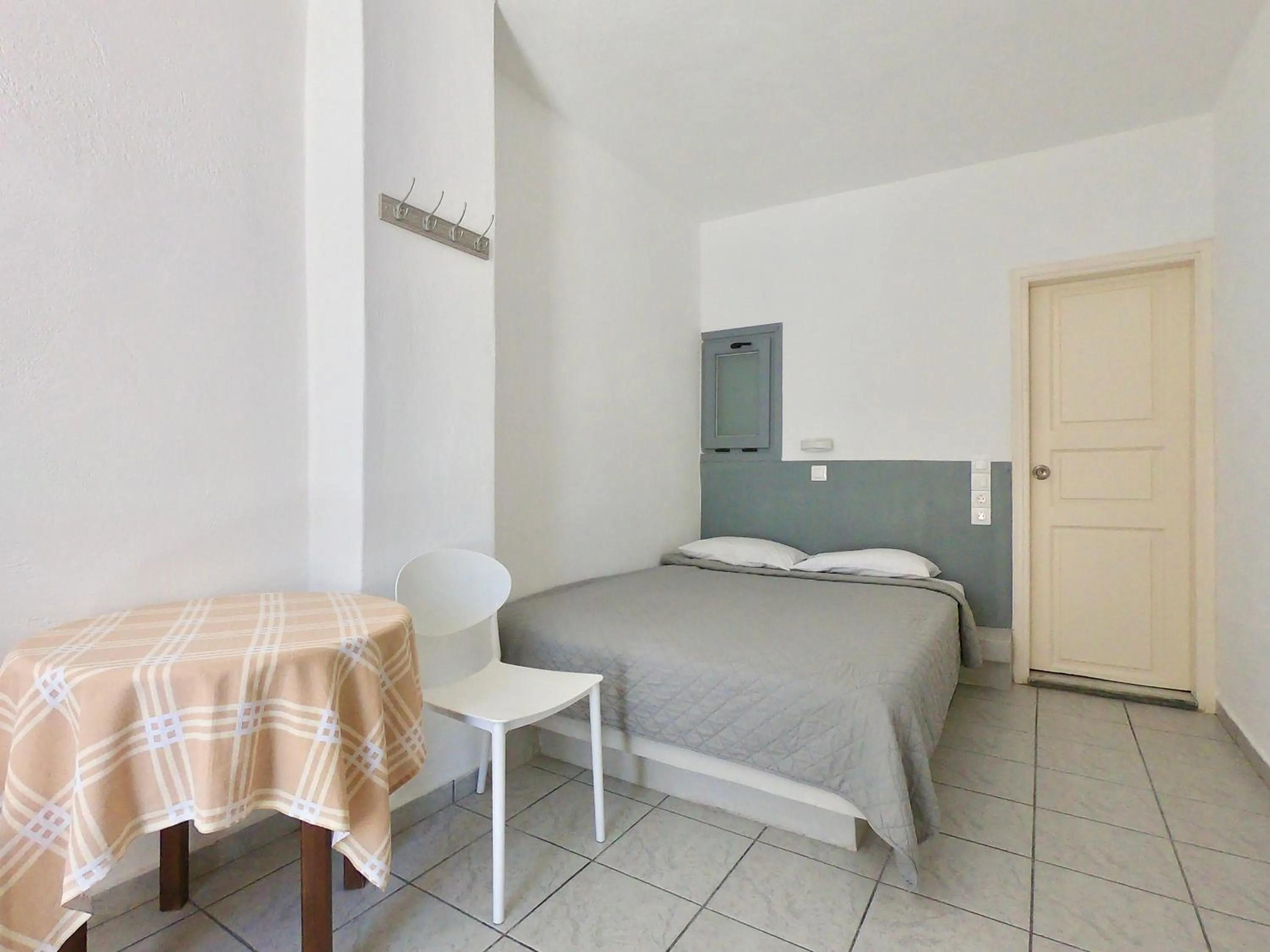 Bedroom, Bed in Anny Studios & Rooms Perissa Beach