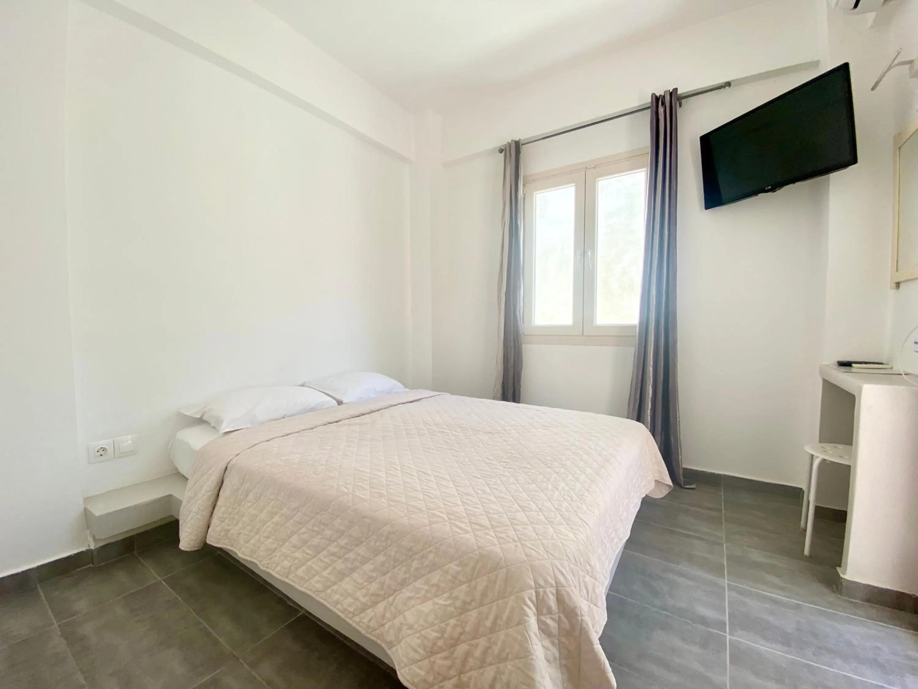 Bedroom, Bed in Anny Studios & Rooms Perissa Beach