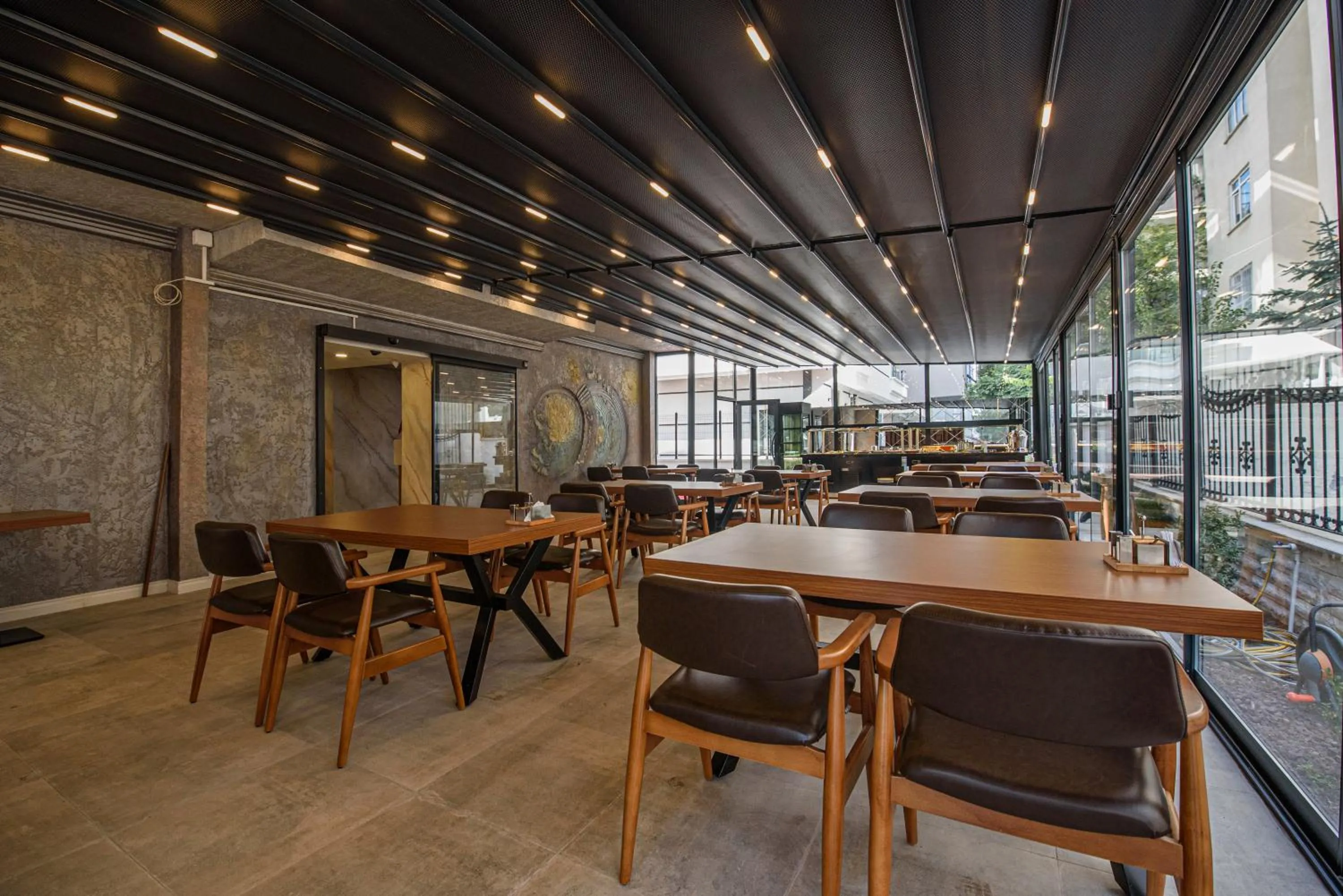 Restaurant/places to eat in DS REGULUS