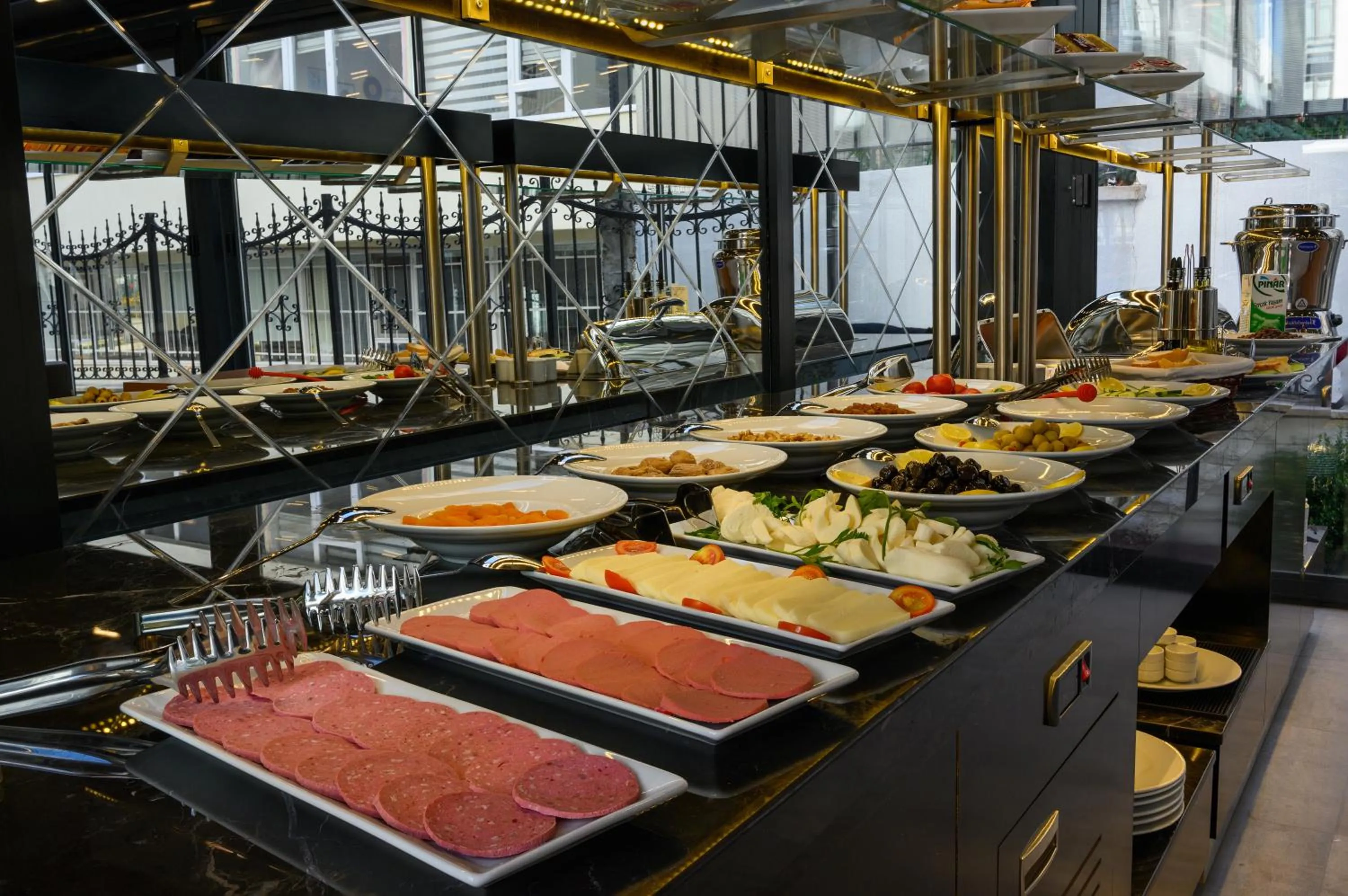 Buffet breakfast in DS REGULUS