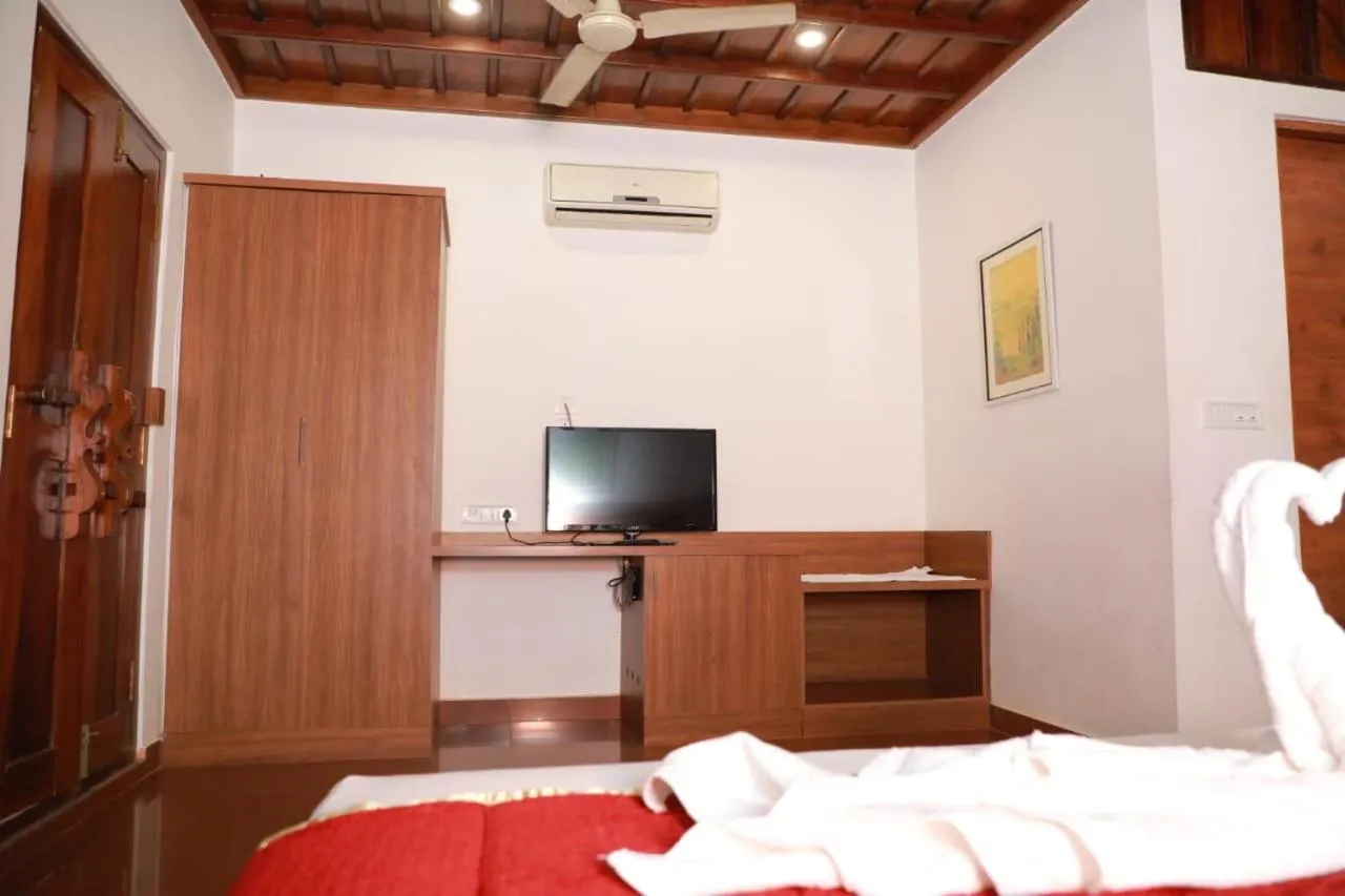 TV and multimedia, Bed in Pearlspot Hotel