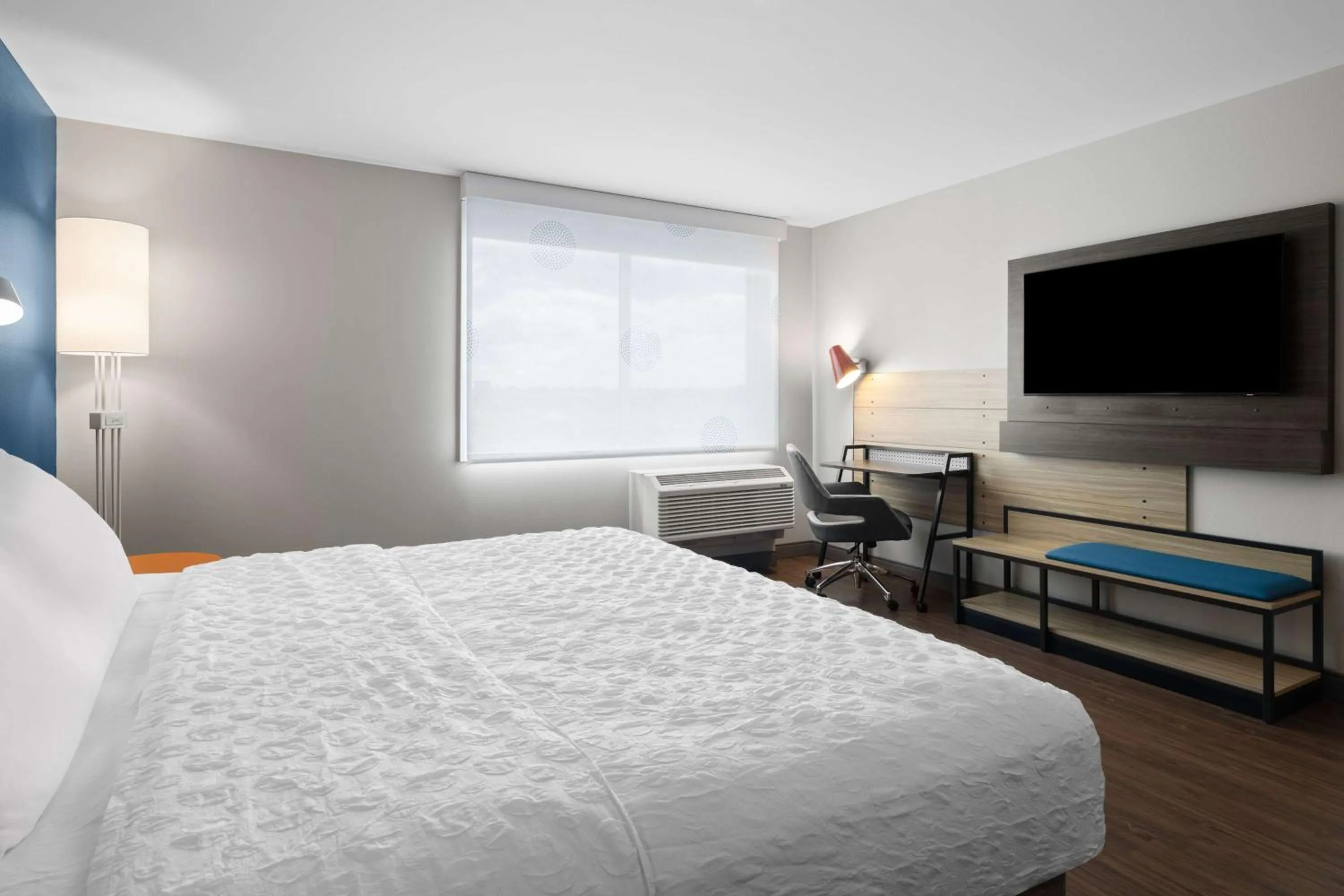 Bedroom, Bed in Tru By Hilton Wisconsin Dells