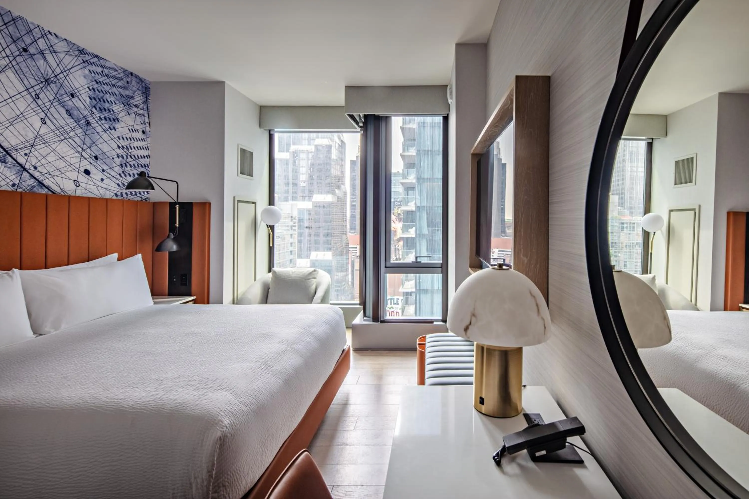 Photo of the whole room, Bed in Tempo By Hilton New York Times Square