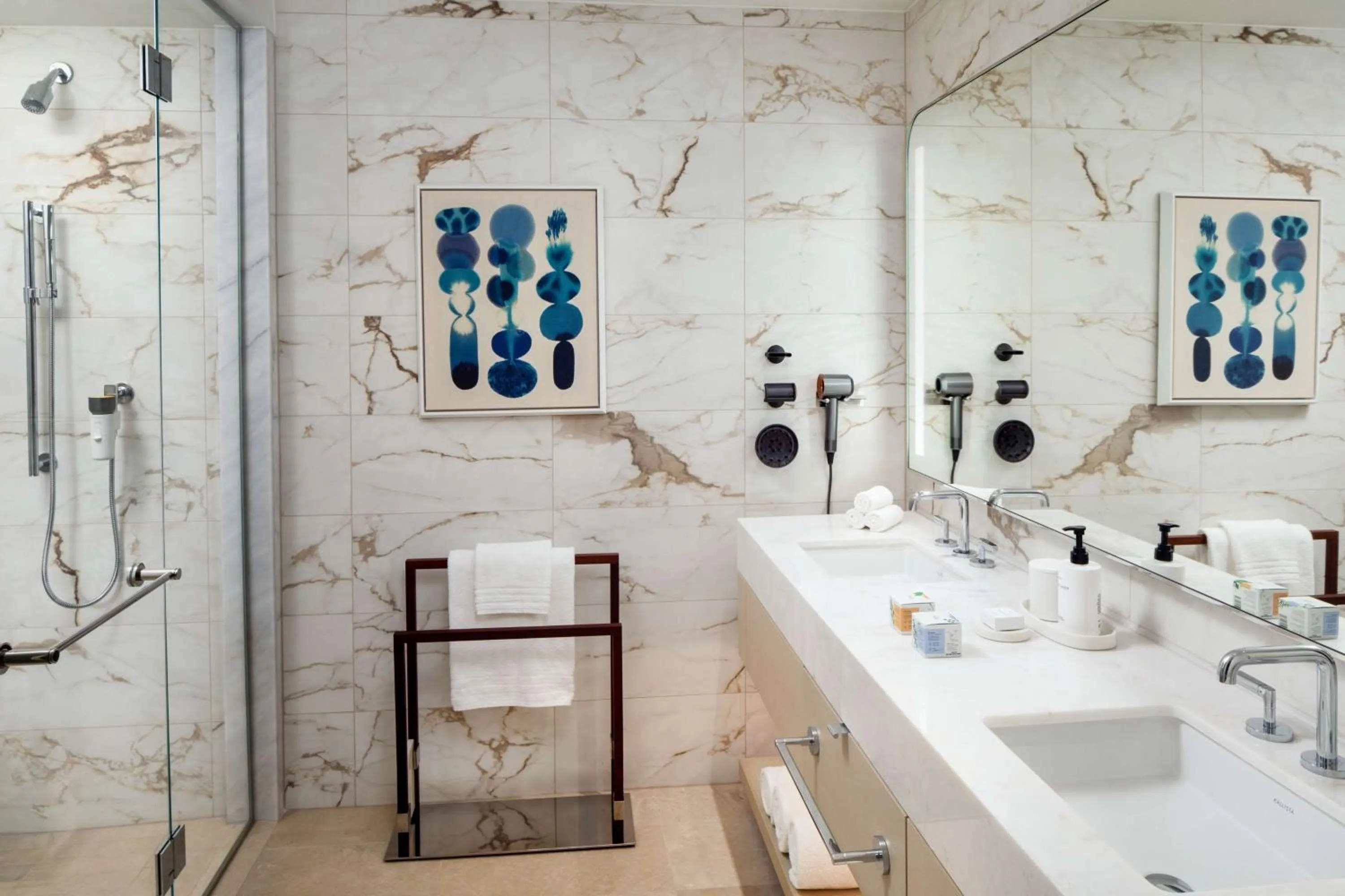 Photo of the whole room in Conrad Orlando