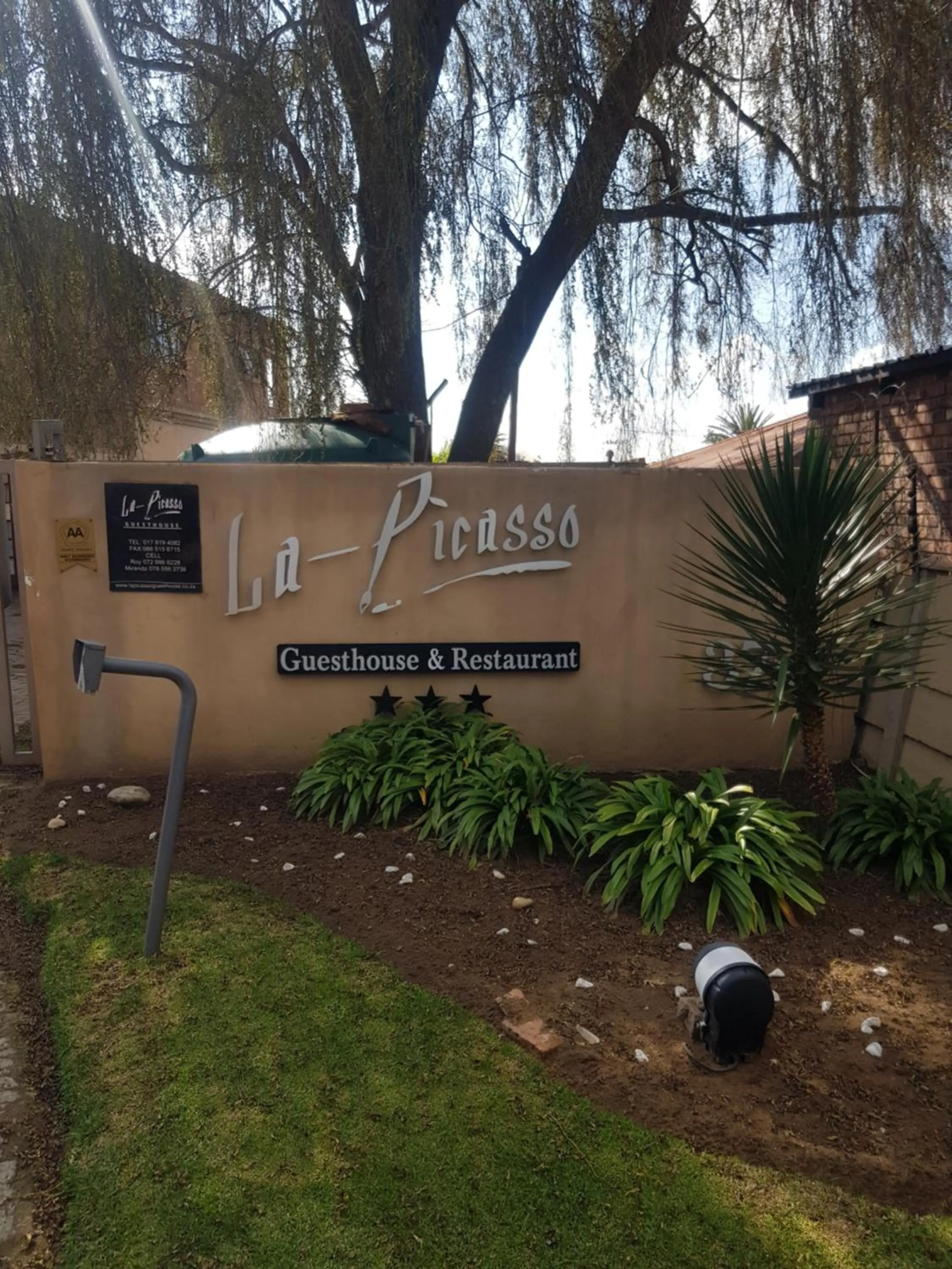 Garden view in La Picasso