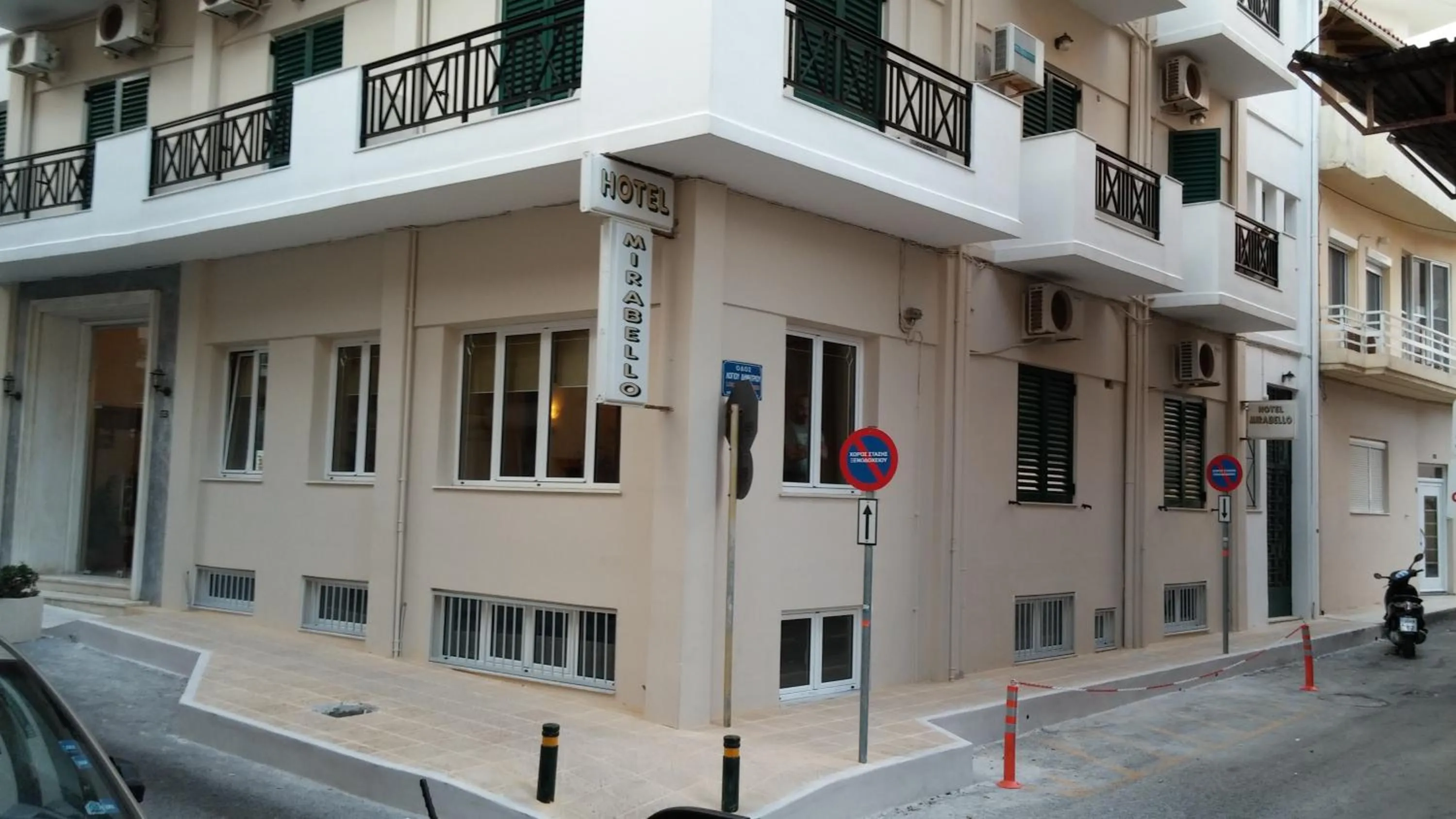Facade/entrance in Mirabello Hotel