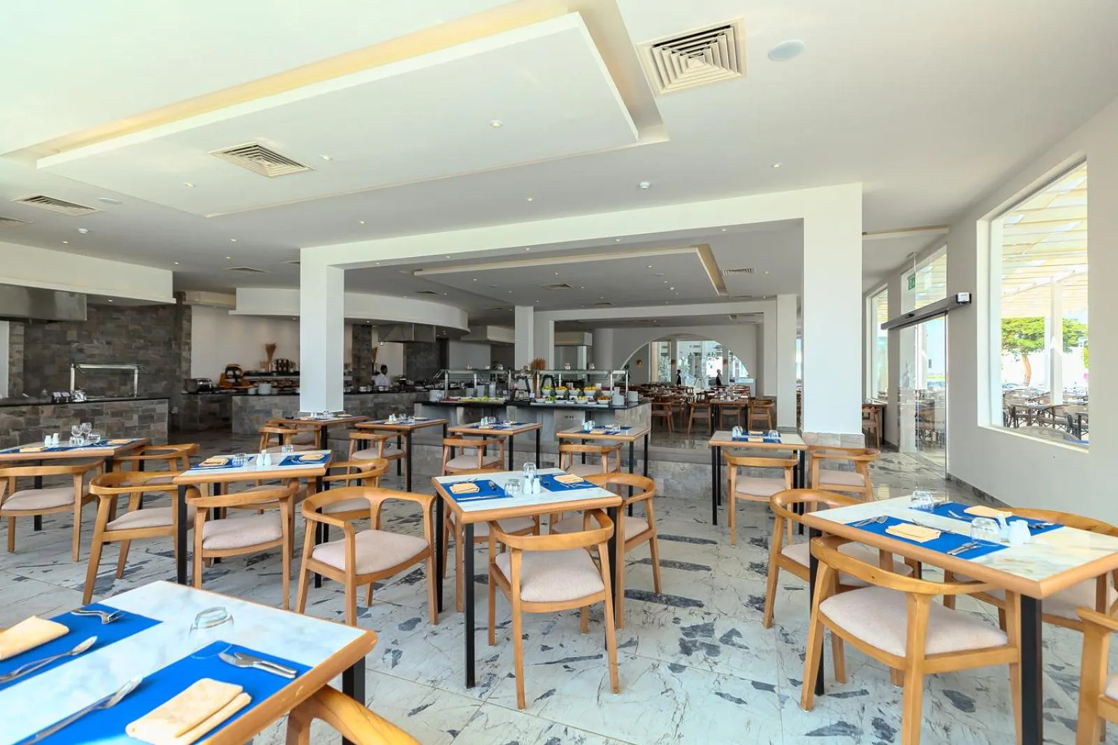 Restaurant/places to eat in Casa Blue Resort