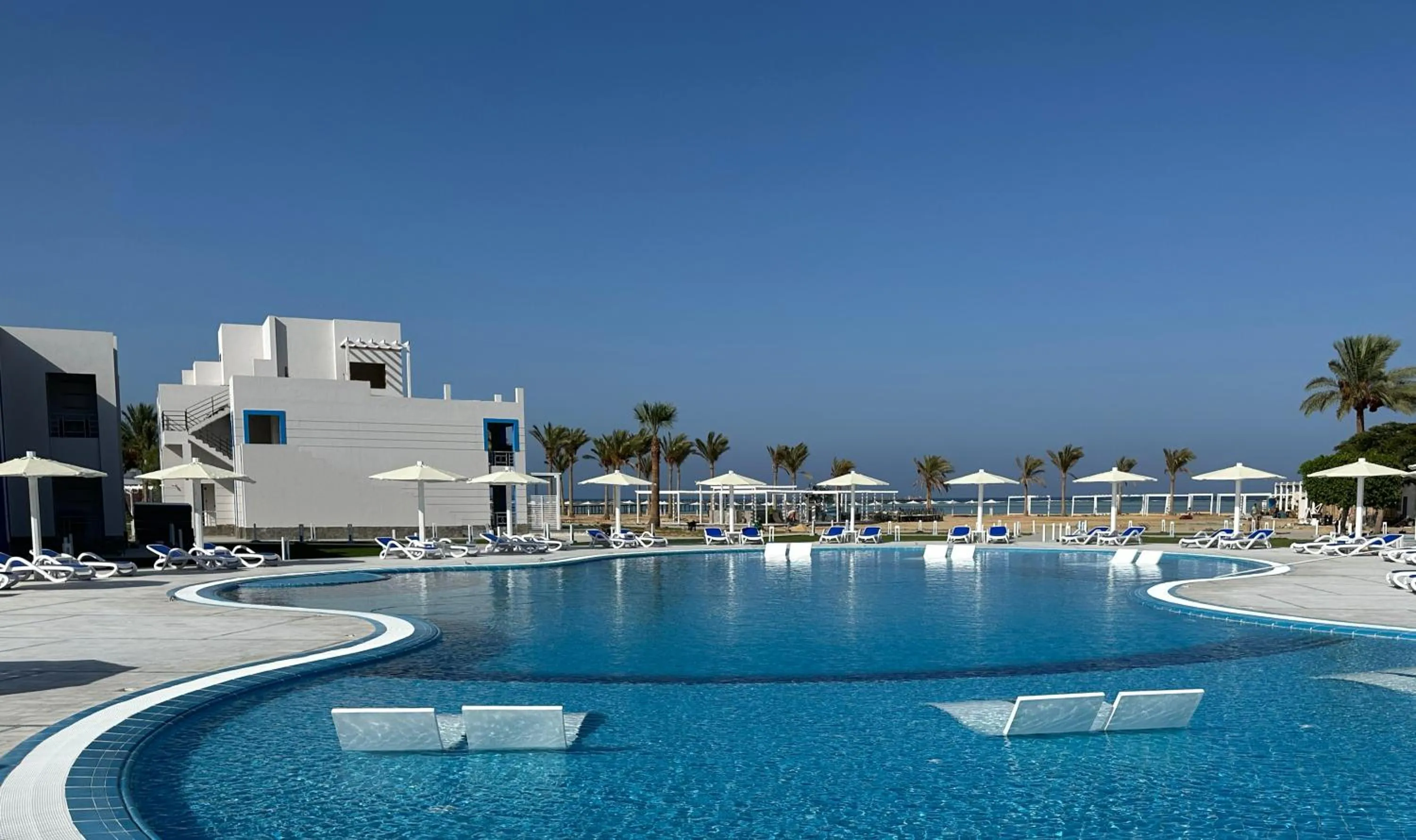 Swimming pool in Casa Blue Resort