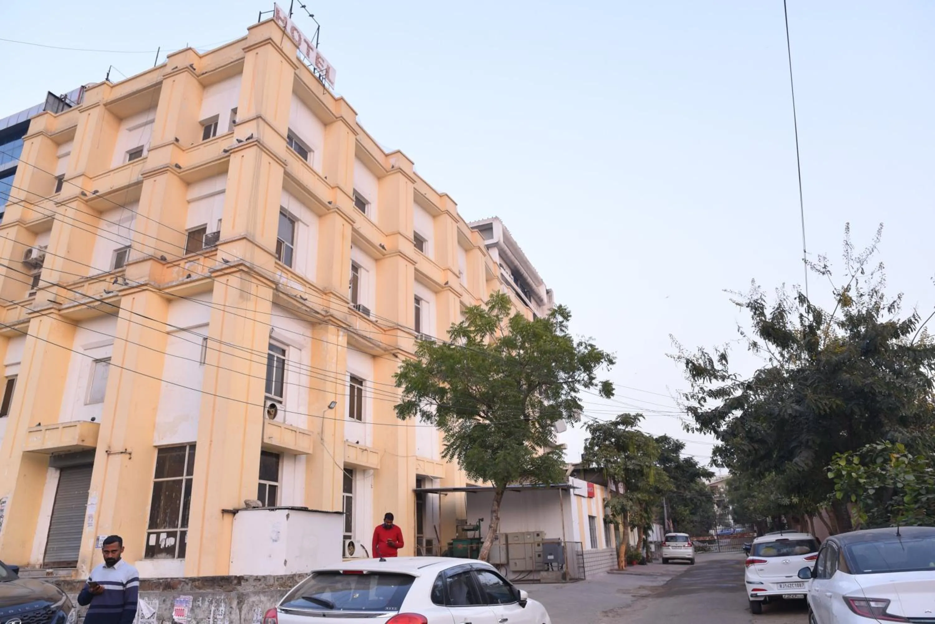 Property building in Hotel C-9