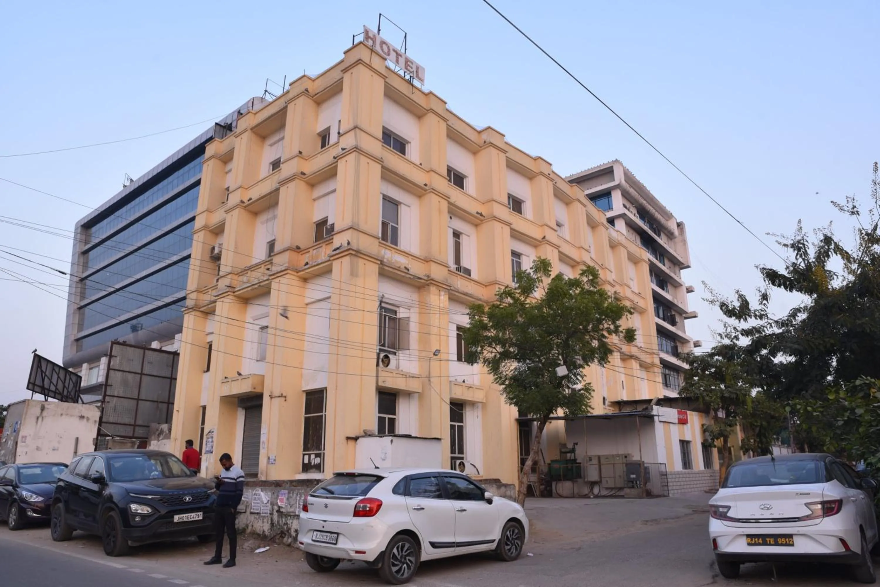 Property building in Hotel C-9