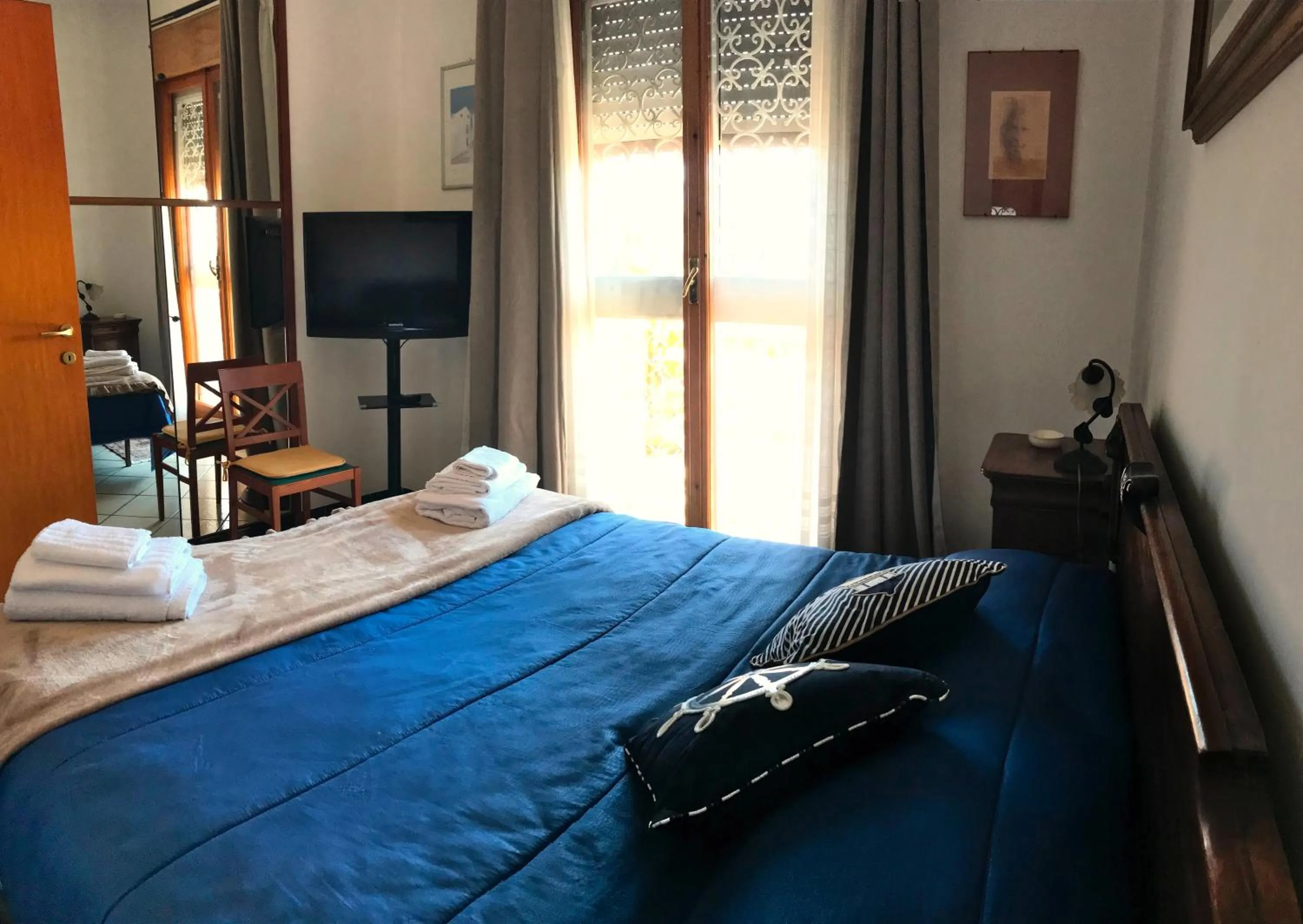 Bed in Stella Di Mare - ampio appartamento con DUE bagni - fronte mare