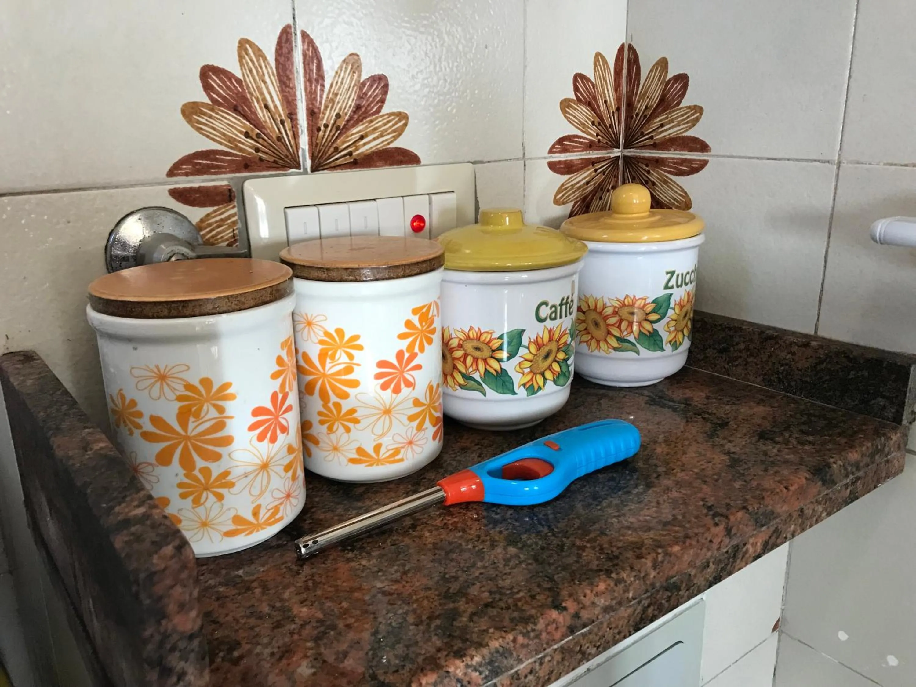 Kitchen or kitchenette in Stella Di Mare - ampio appartamento con DUE bagni - fronte mare