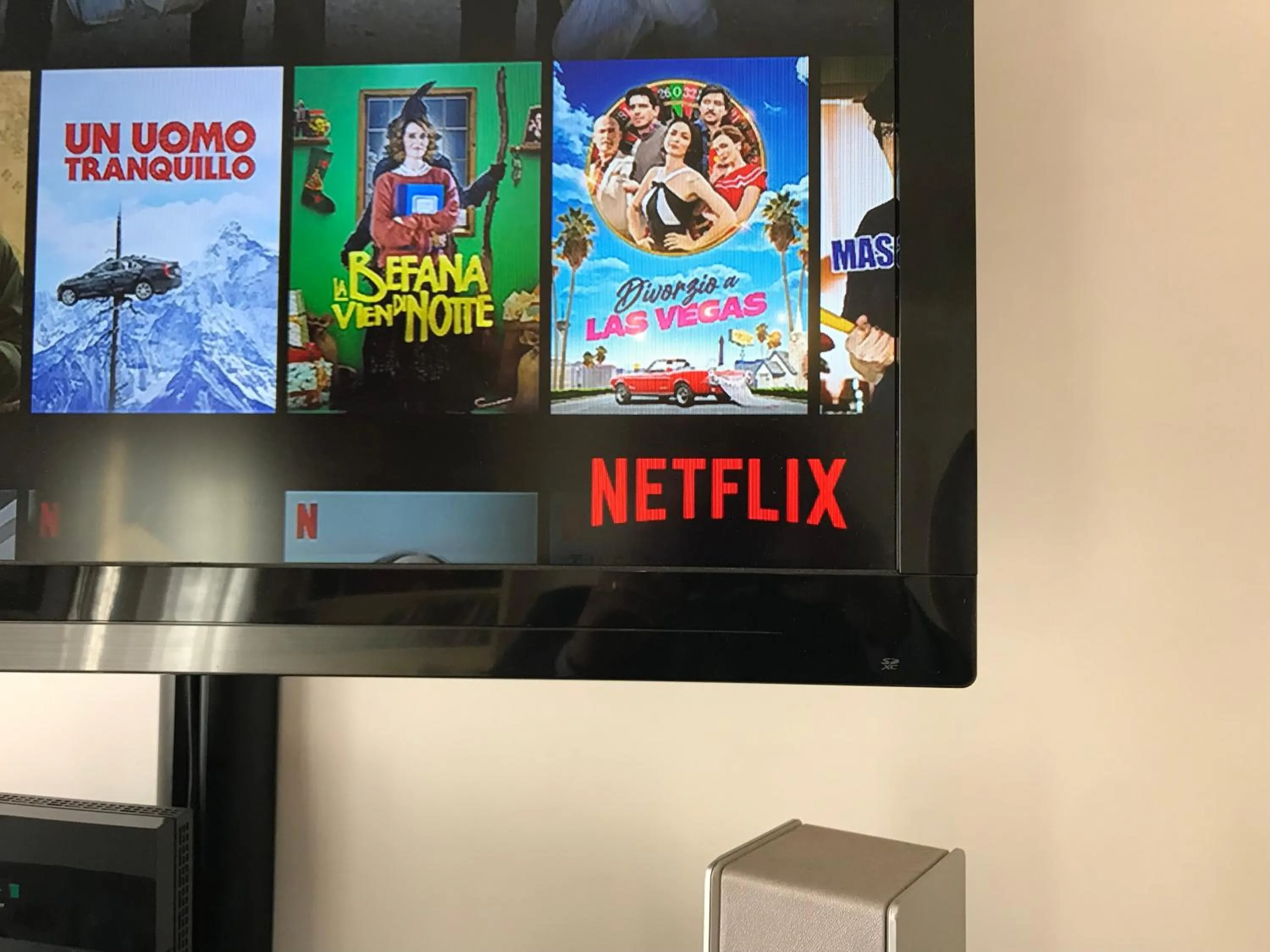 Communal lounge/ TV room in Stella Di Mare - ampio appartamento con DUE bagni - fronte mare