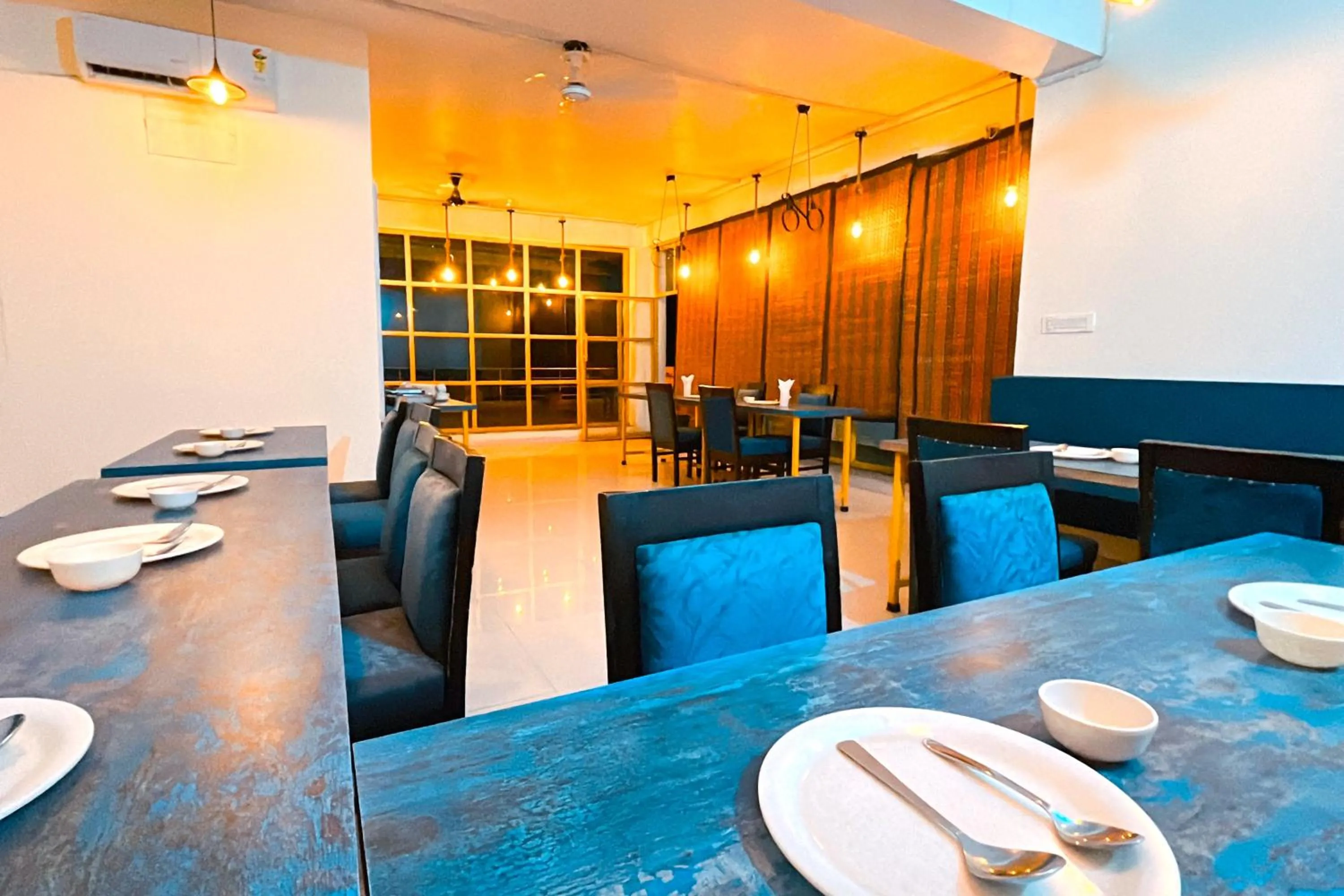 Restaurant/places to eat in Ganga Ashoka Hotel Rishikesh