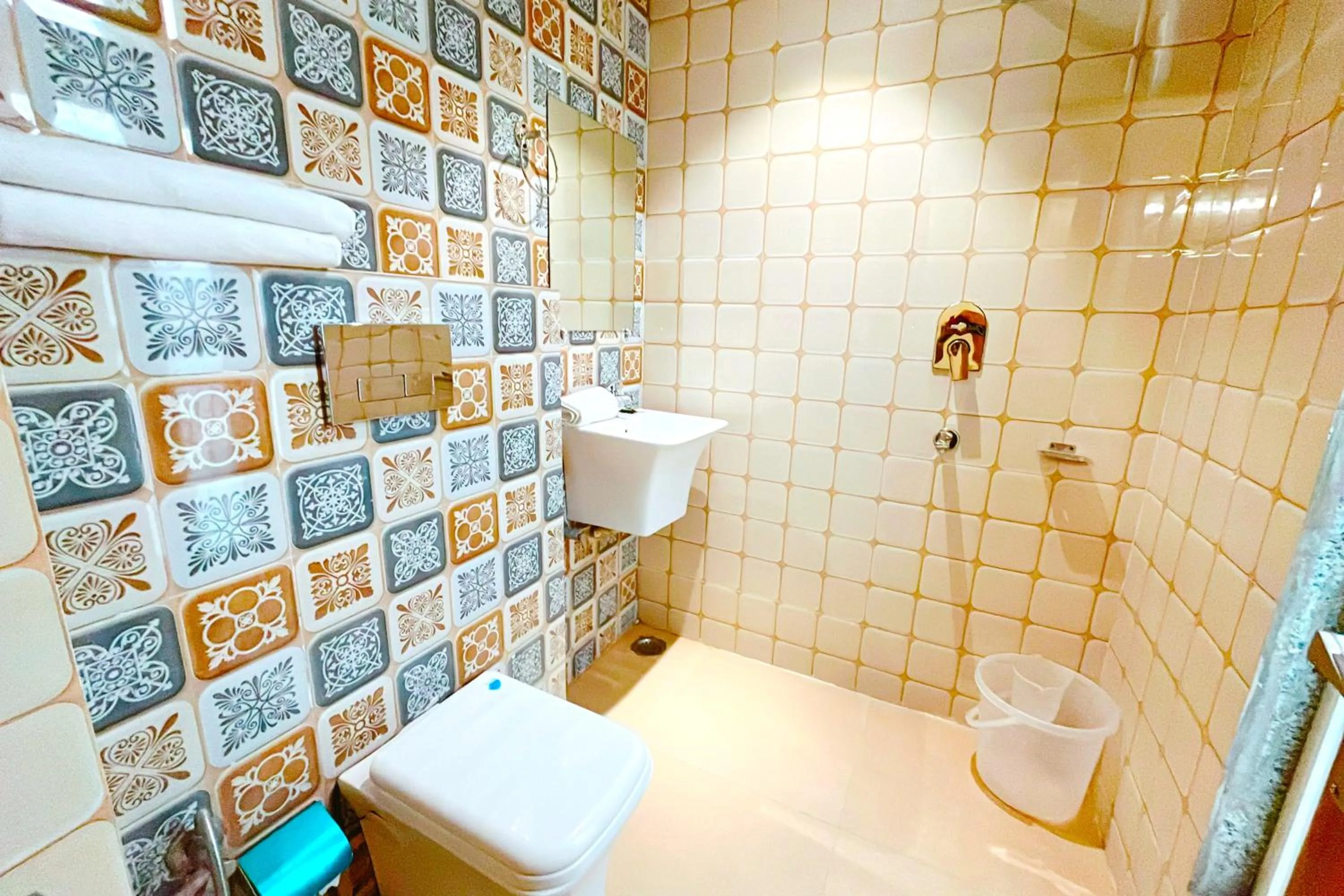 Shower in Ganga Ashoka Hotel Rishikesh