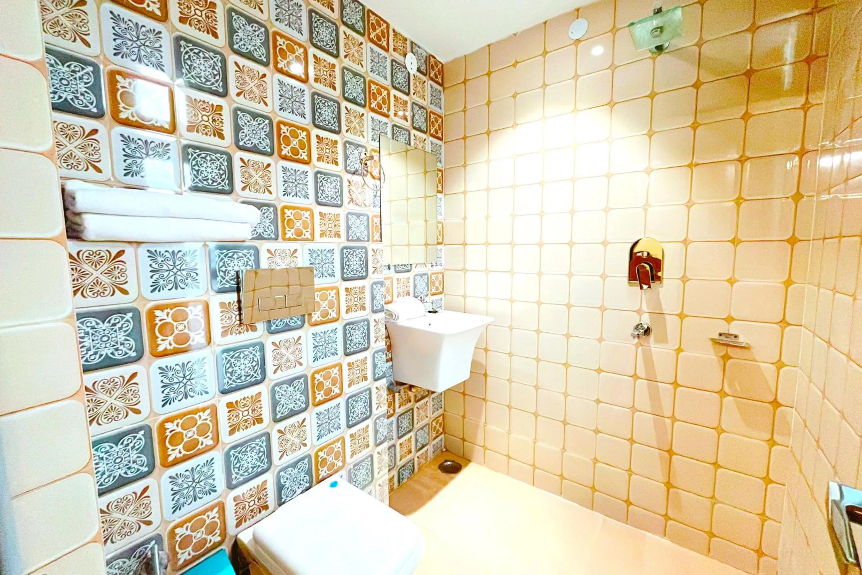 Shower in Ganga Ashoka Hotel Rishikesh